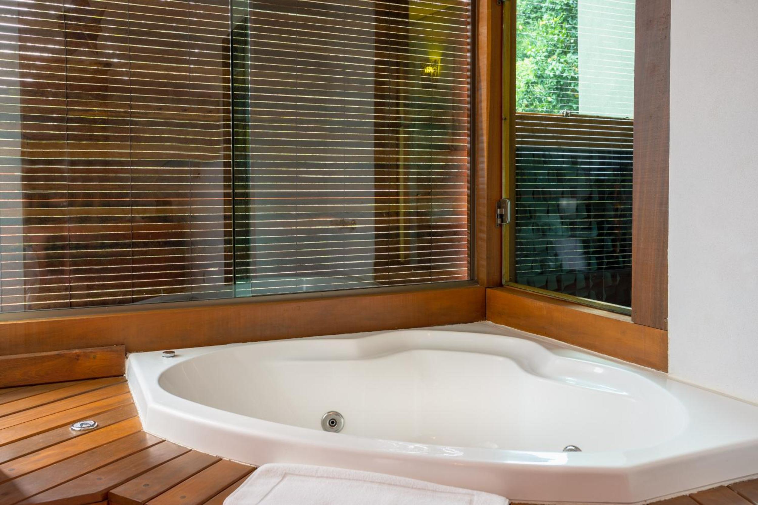Double Room with Spa Bath photo 3