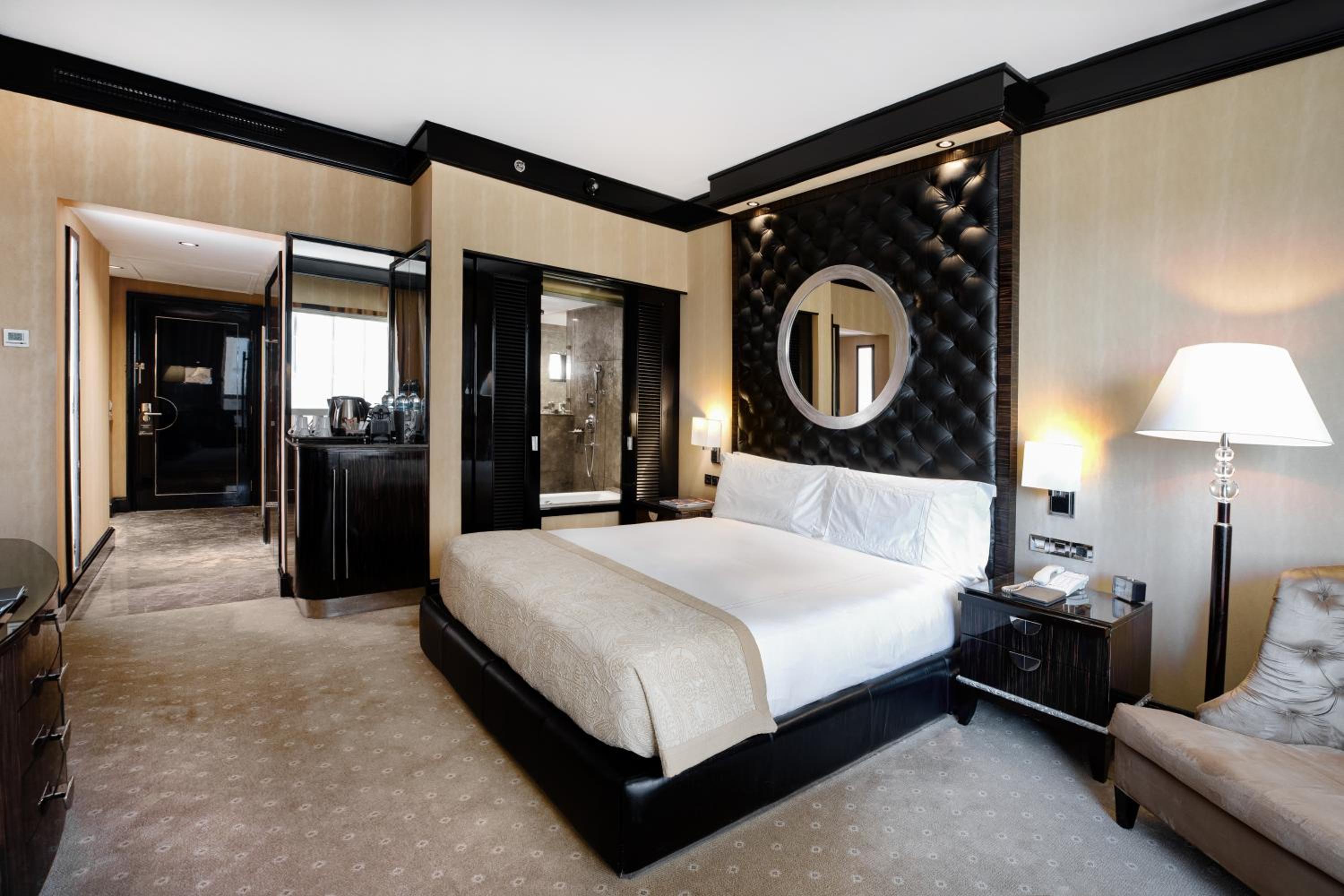 Fairmont Room with City View photo 2