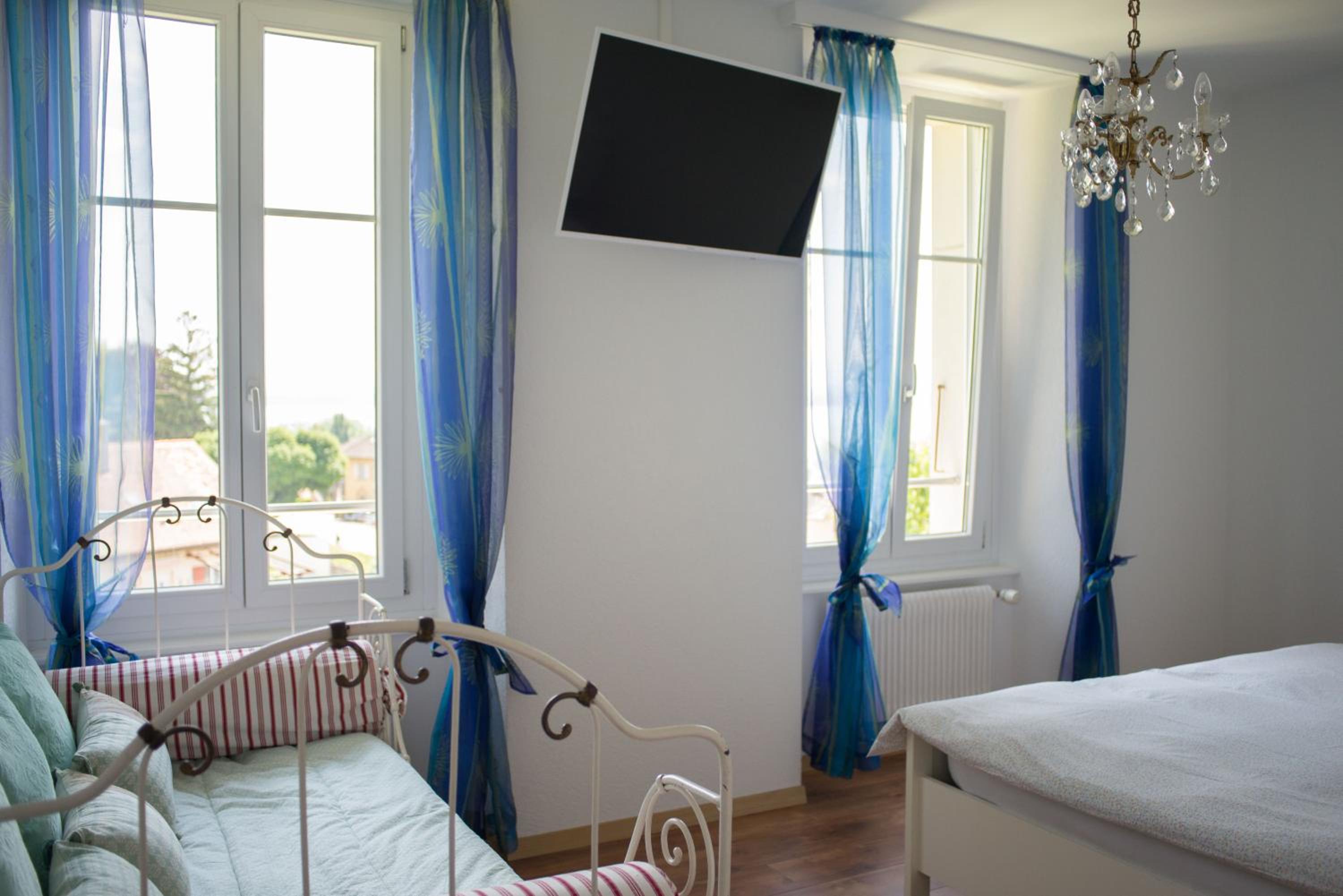 Double Room with Lake View - Photo 14