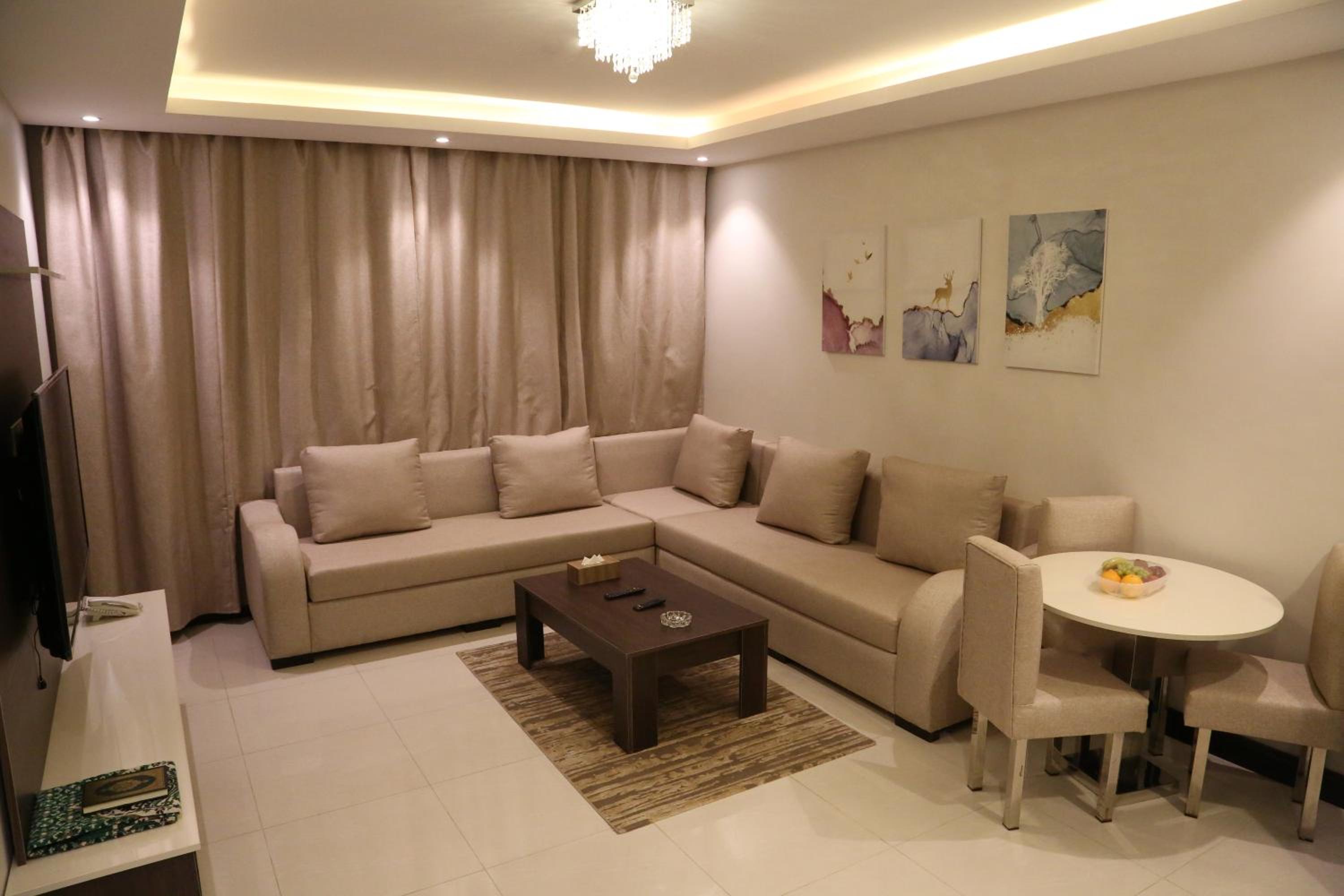 Deluxe Apartment
