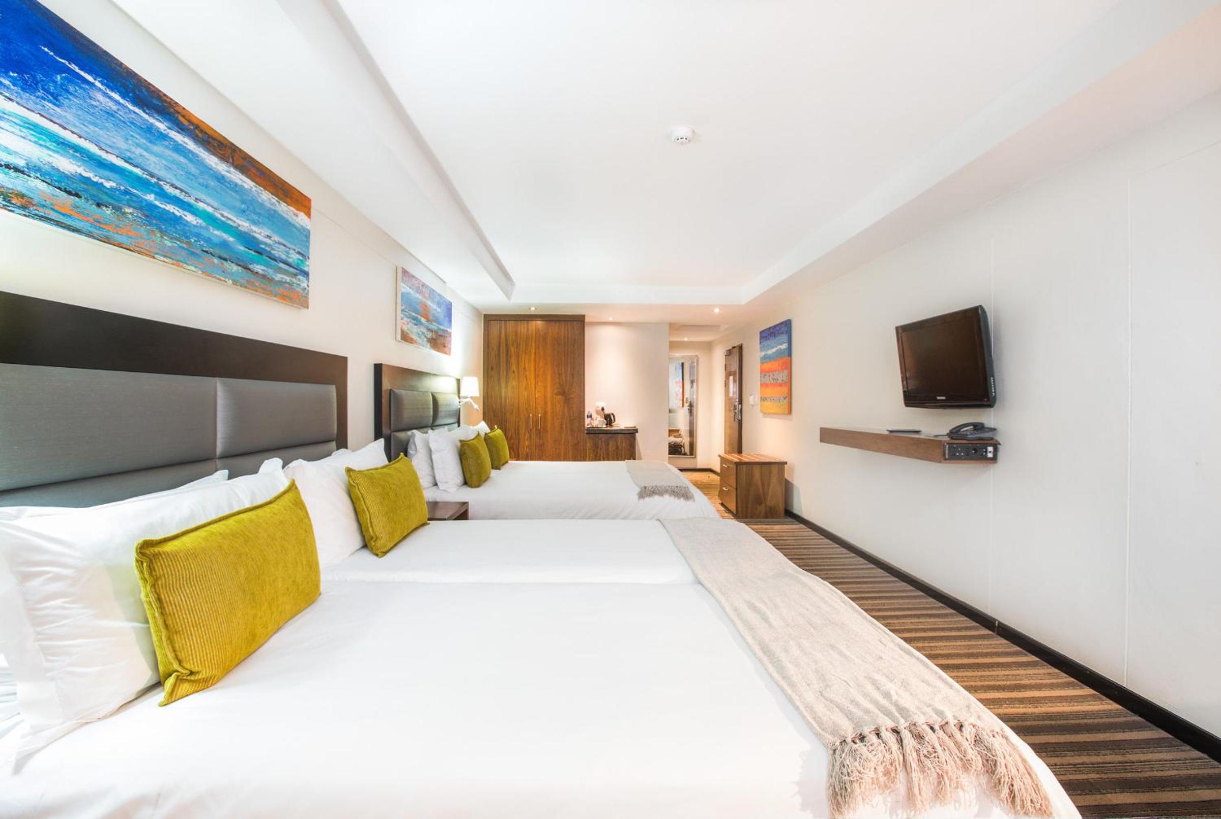 Family Room with Twin beds - Photo 9