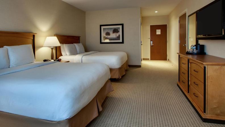 Deluxe Queen Room with Two Queen Beds - Photo 2