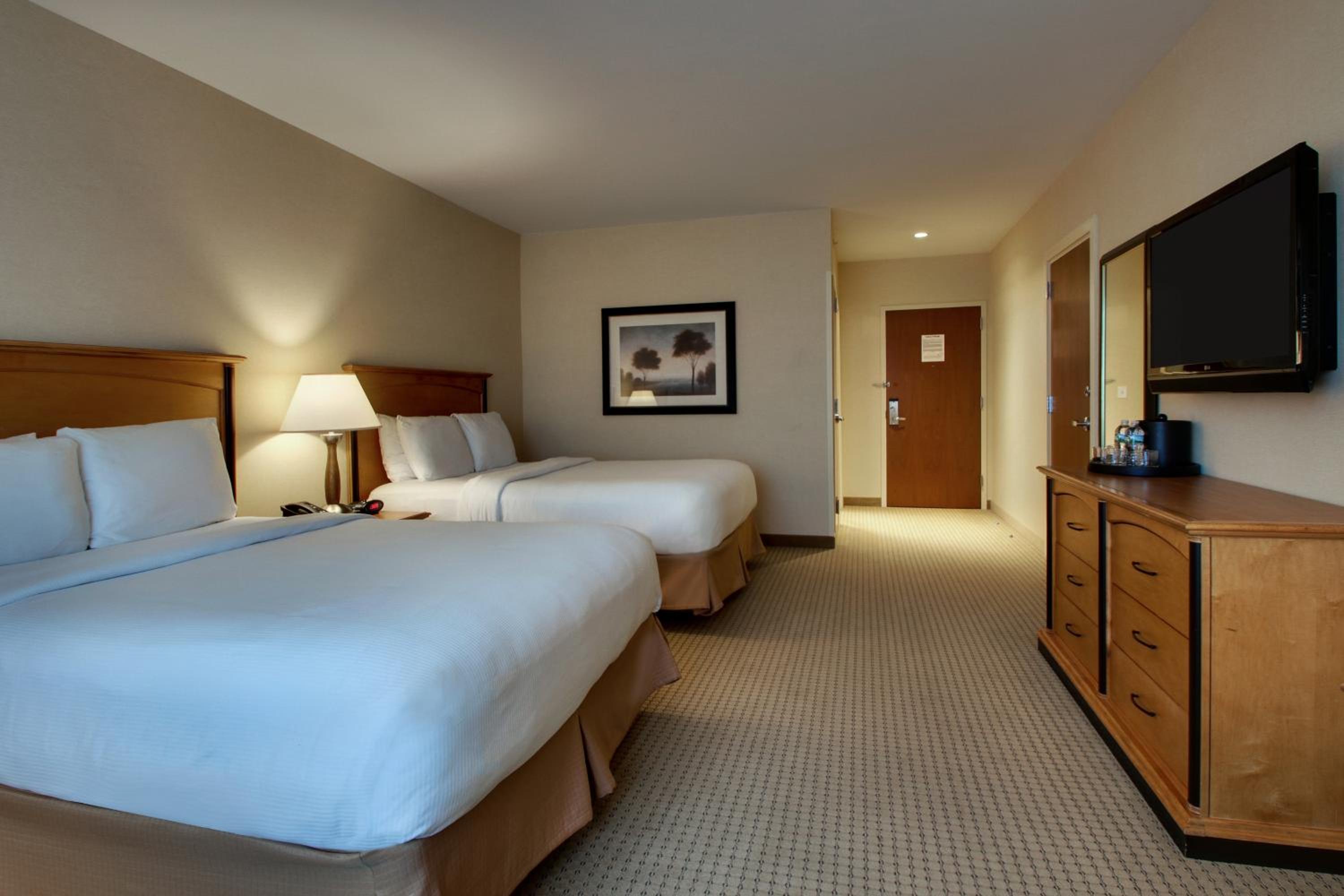 Deluxe Queen Room with Two Queen Beds - Photo 1
