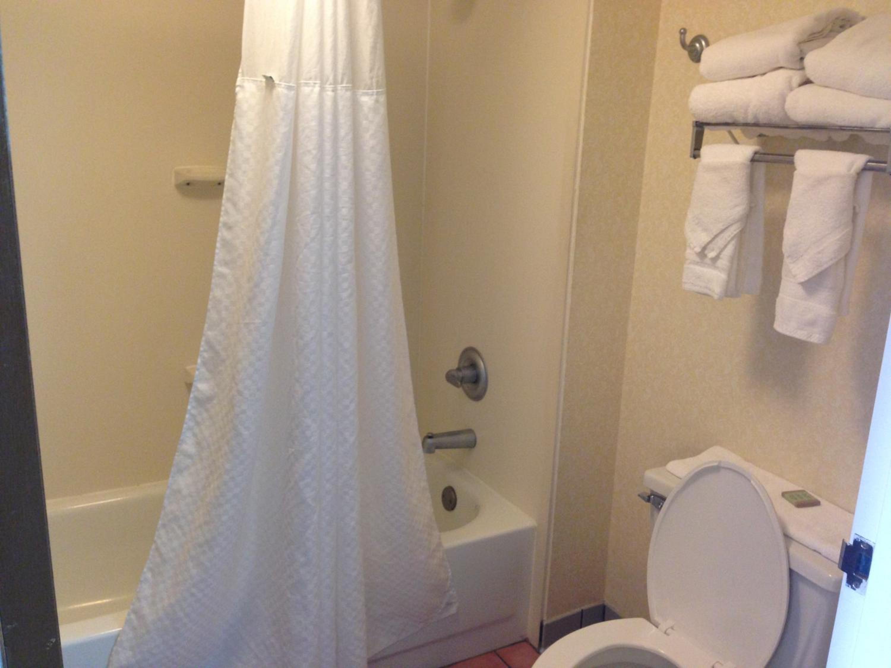 King Room - Non-Smoking - Photo 4