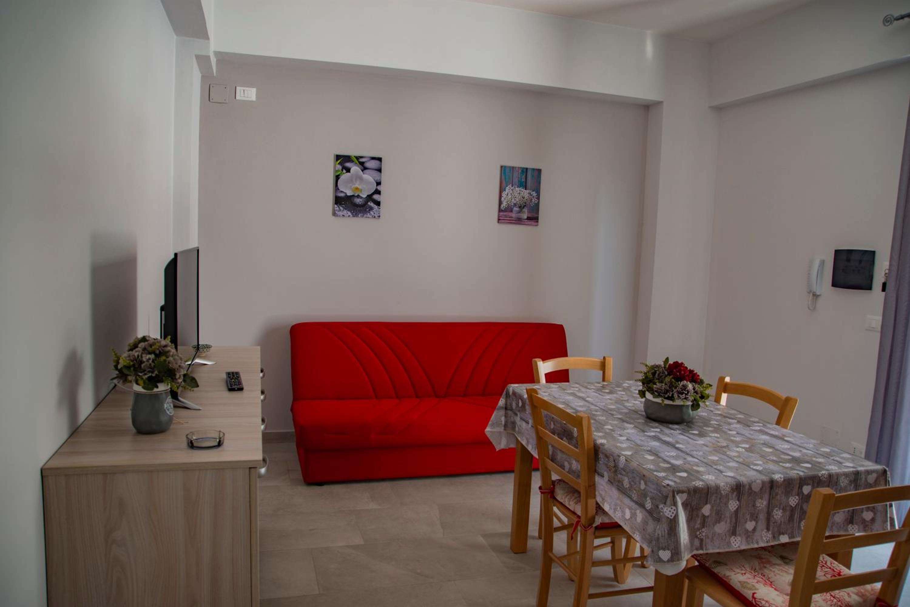 Two-Bedroom House photo 2