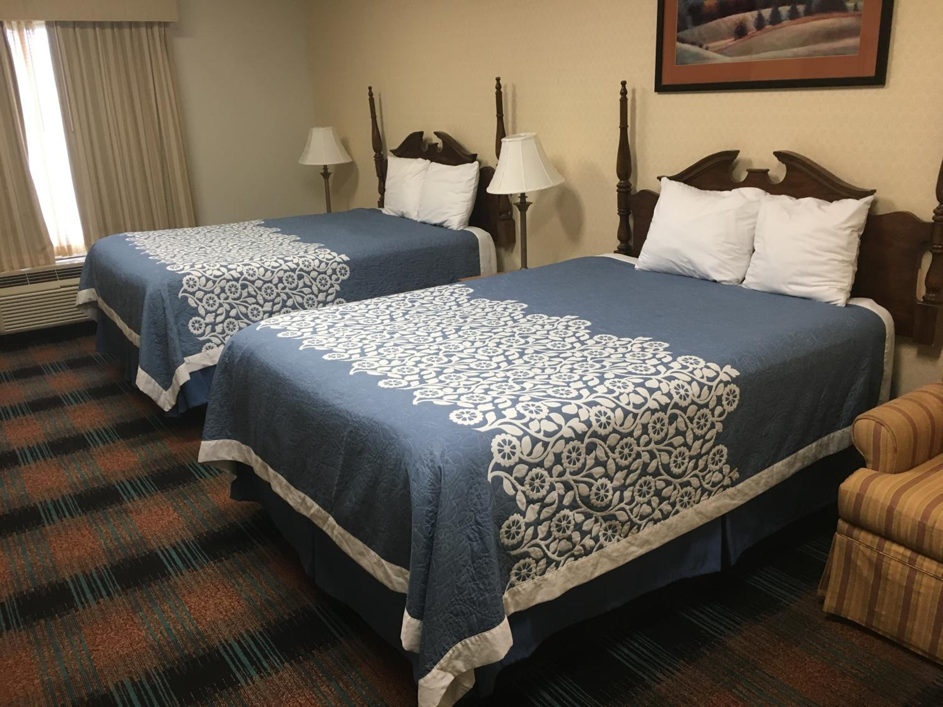 One-Bedroom King Suite with Two Double Beds - Non-Smoking - Photo 3
