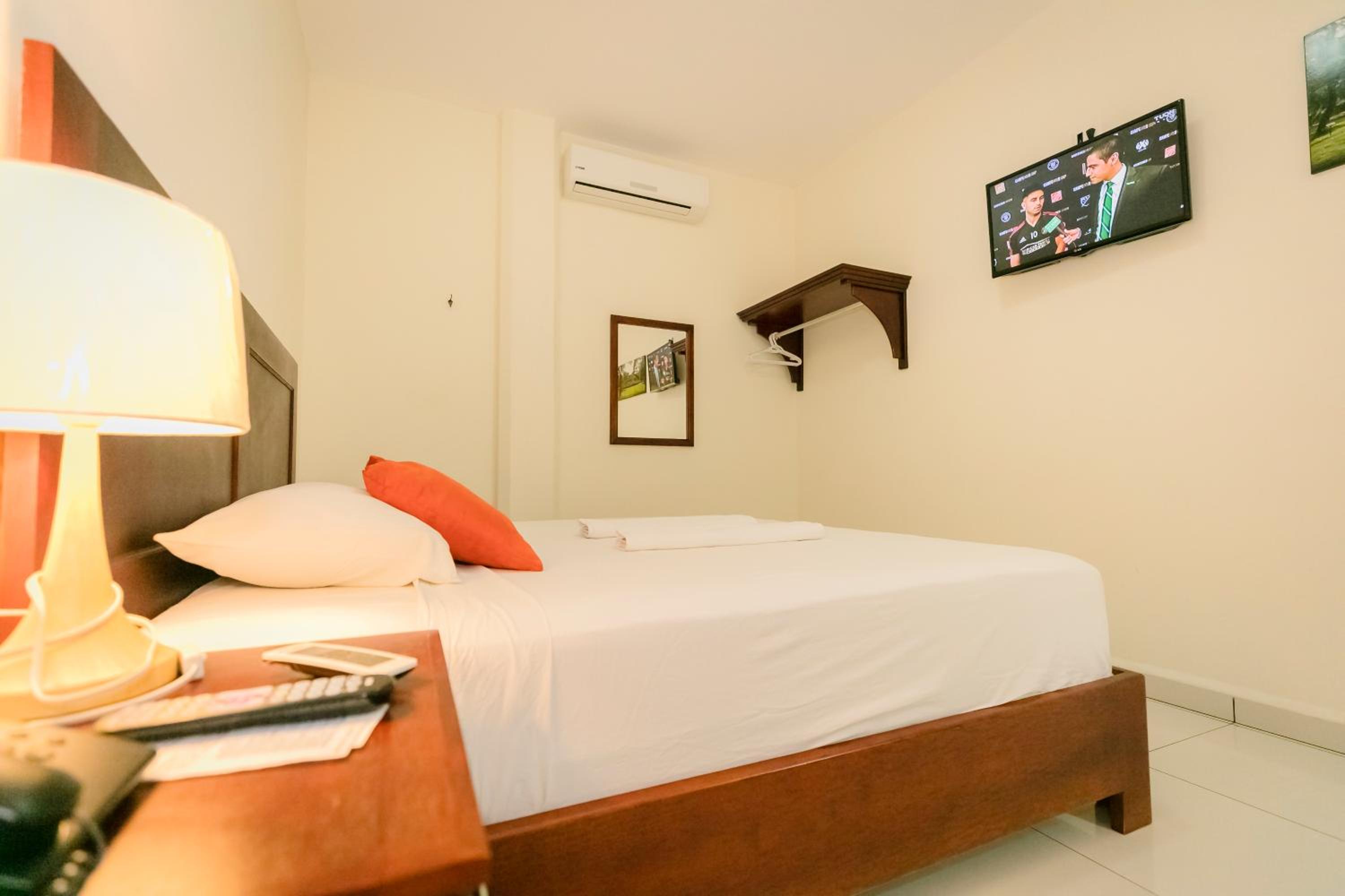 Deluxe Single Room photo 3