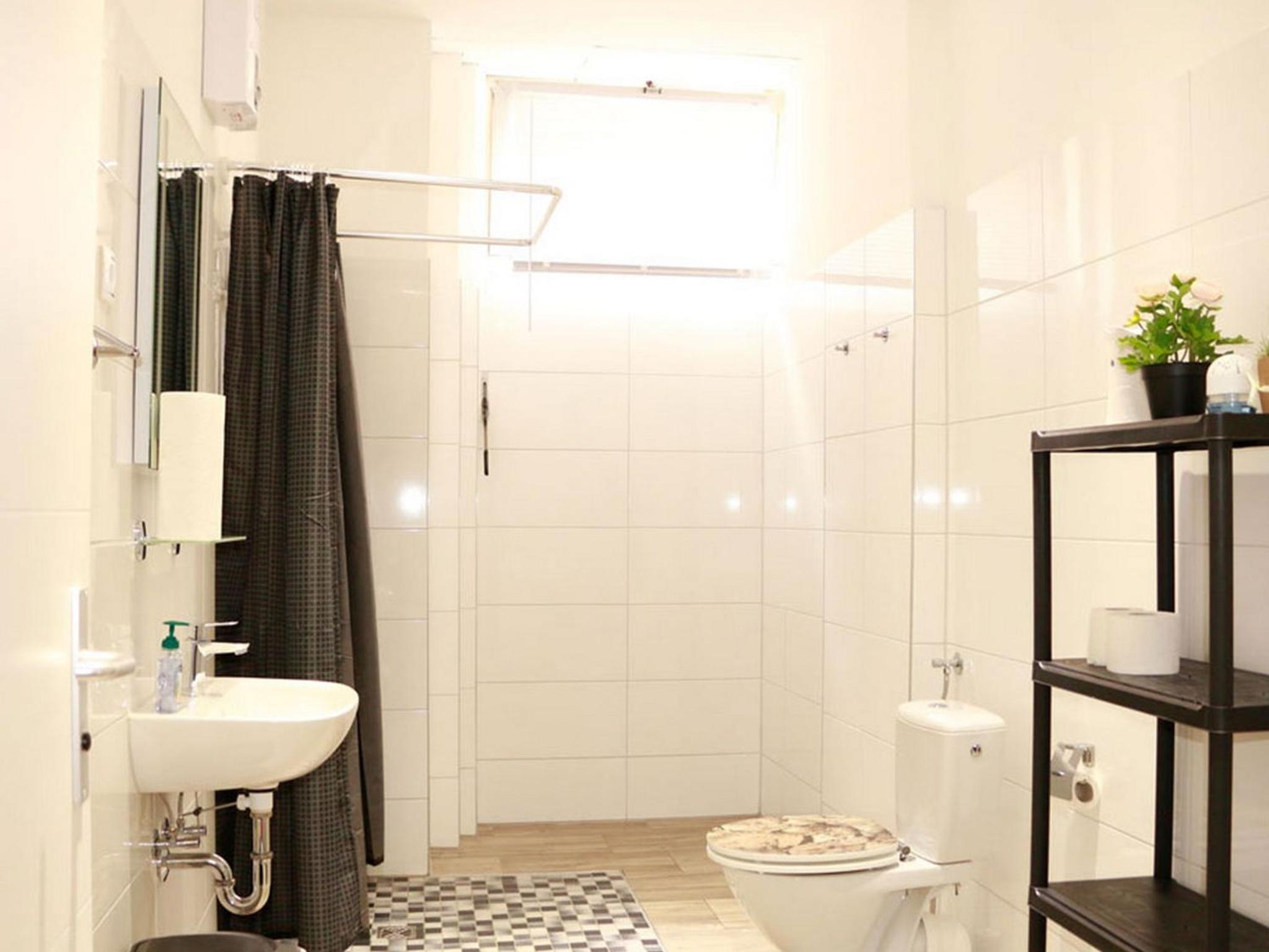 Standard Single Room with Shared Bathroom photo 3