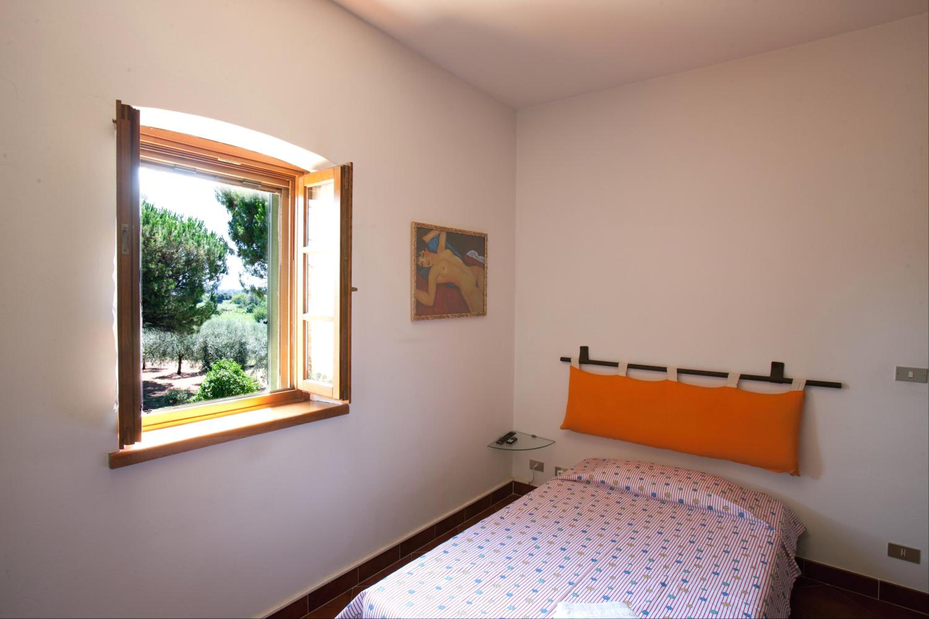Triple Room with Private Bathroom - Photo 4