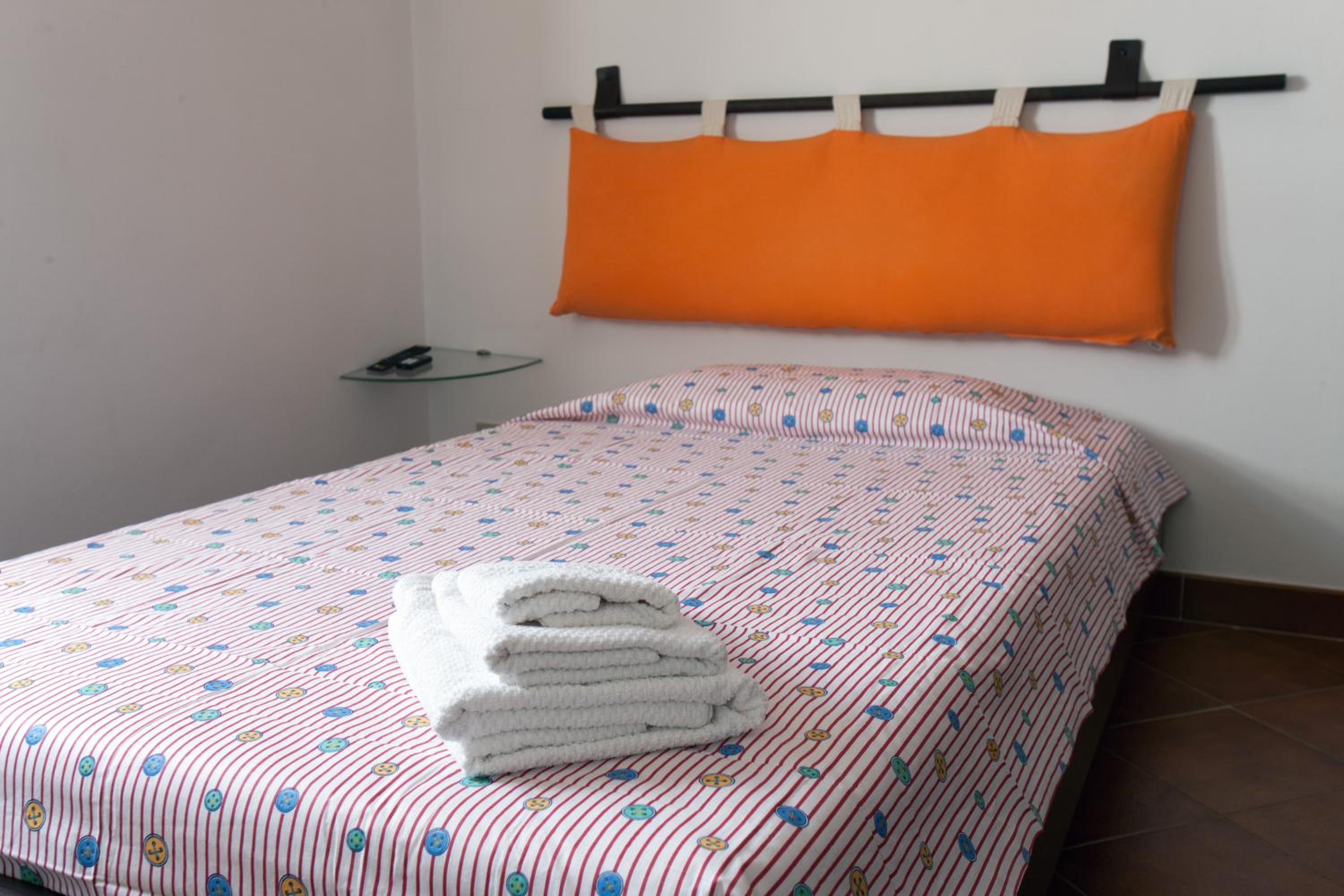 Triple Room with Private Bathroom - Photo 2