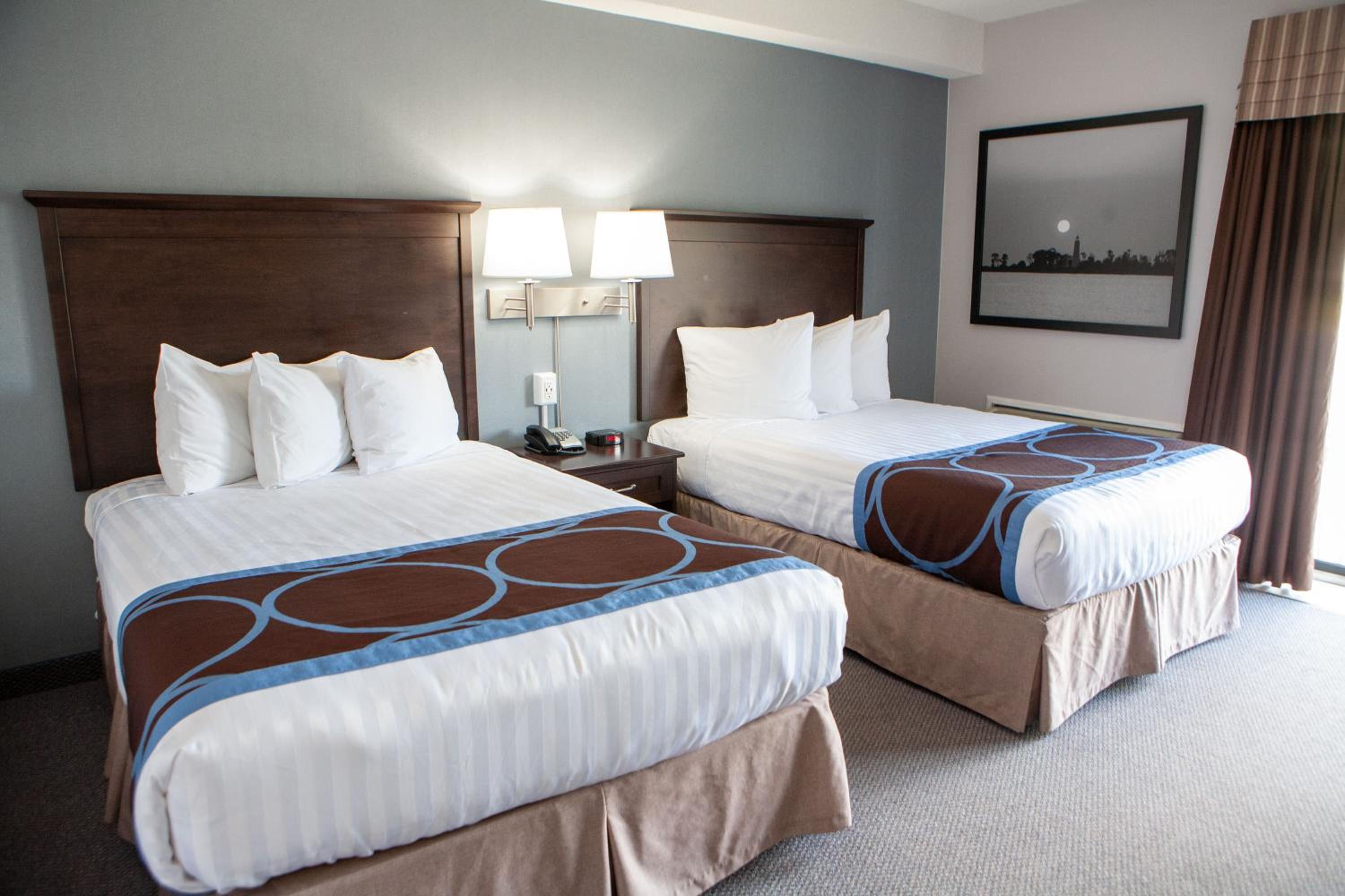 Business Double Room with Two Double Beds - Non-Smoking - Photo 1