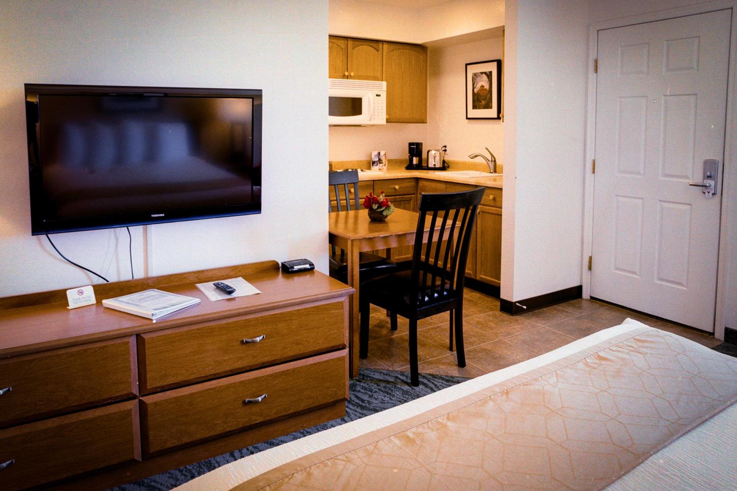 Queen Suite photo 1