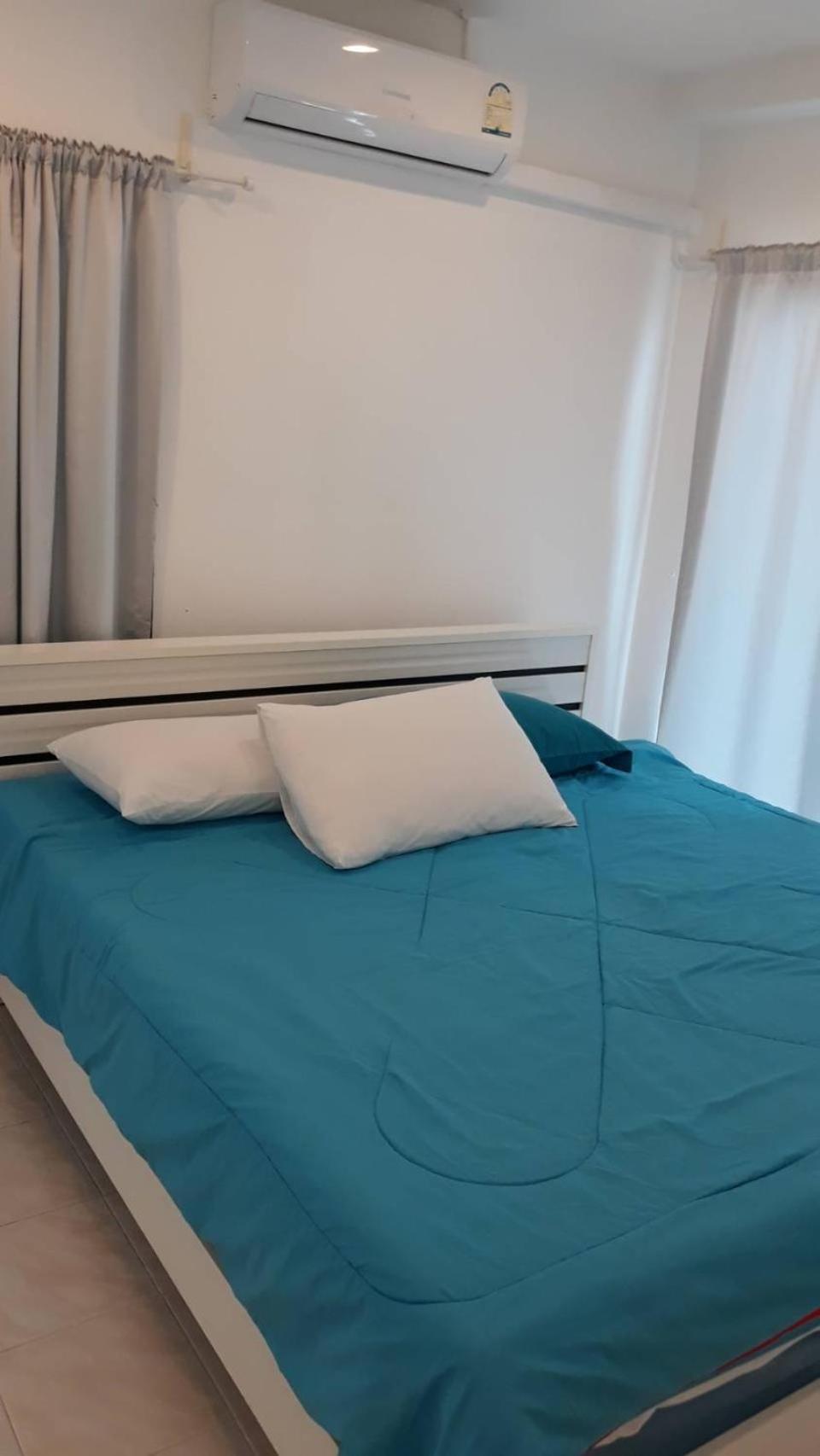 One-Bedroom Apartment with Sea View - Photo 14