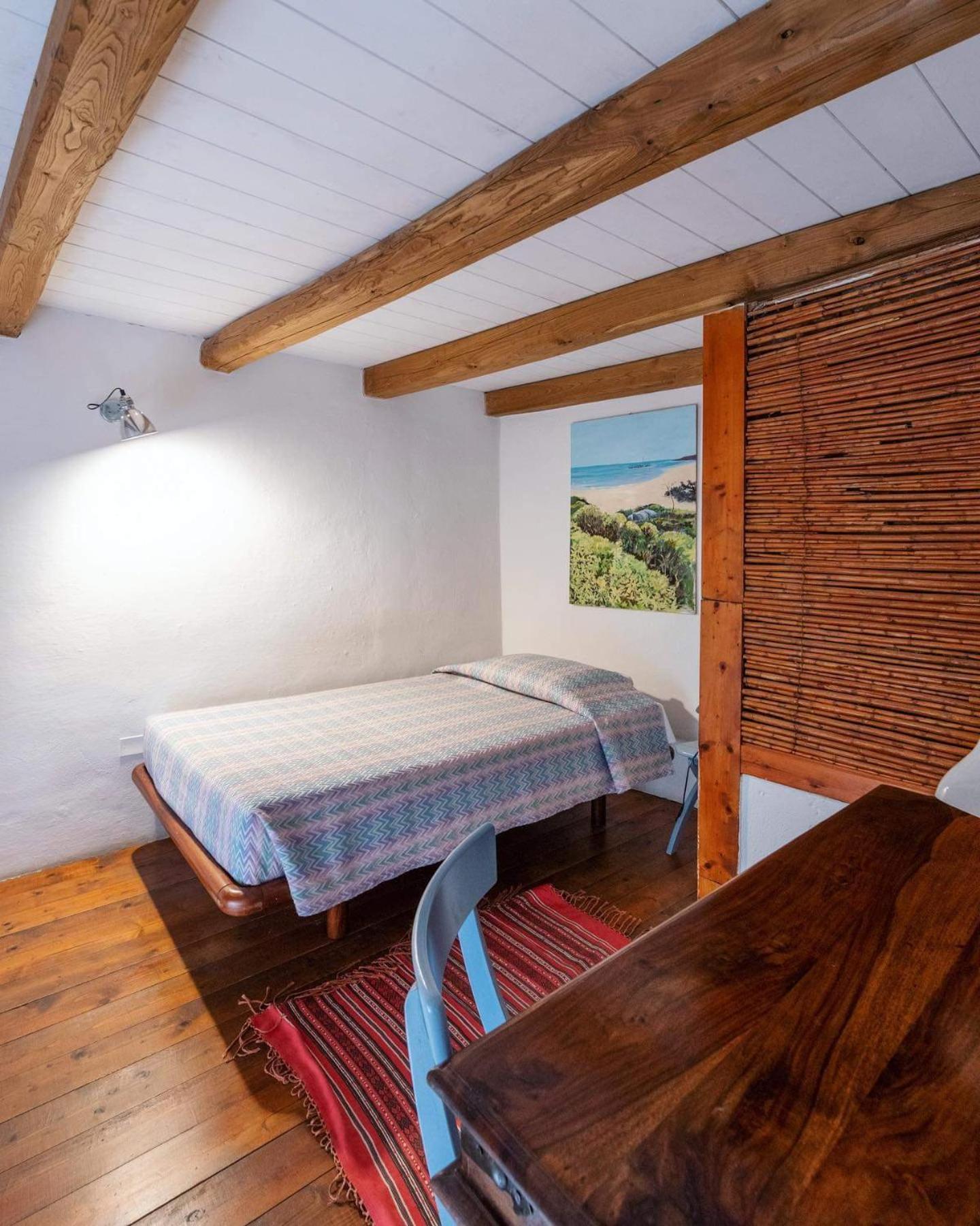 Single Room with Bathroom photo 1