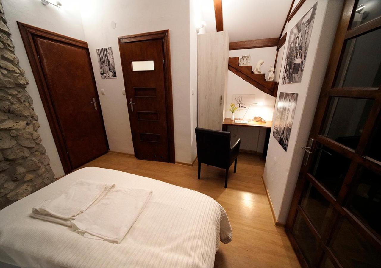 Double Room with Balcony photo 3