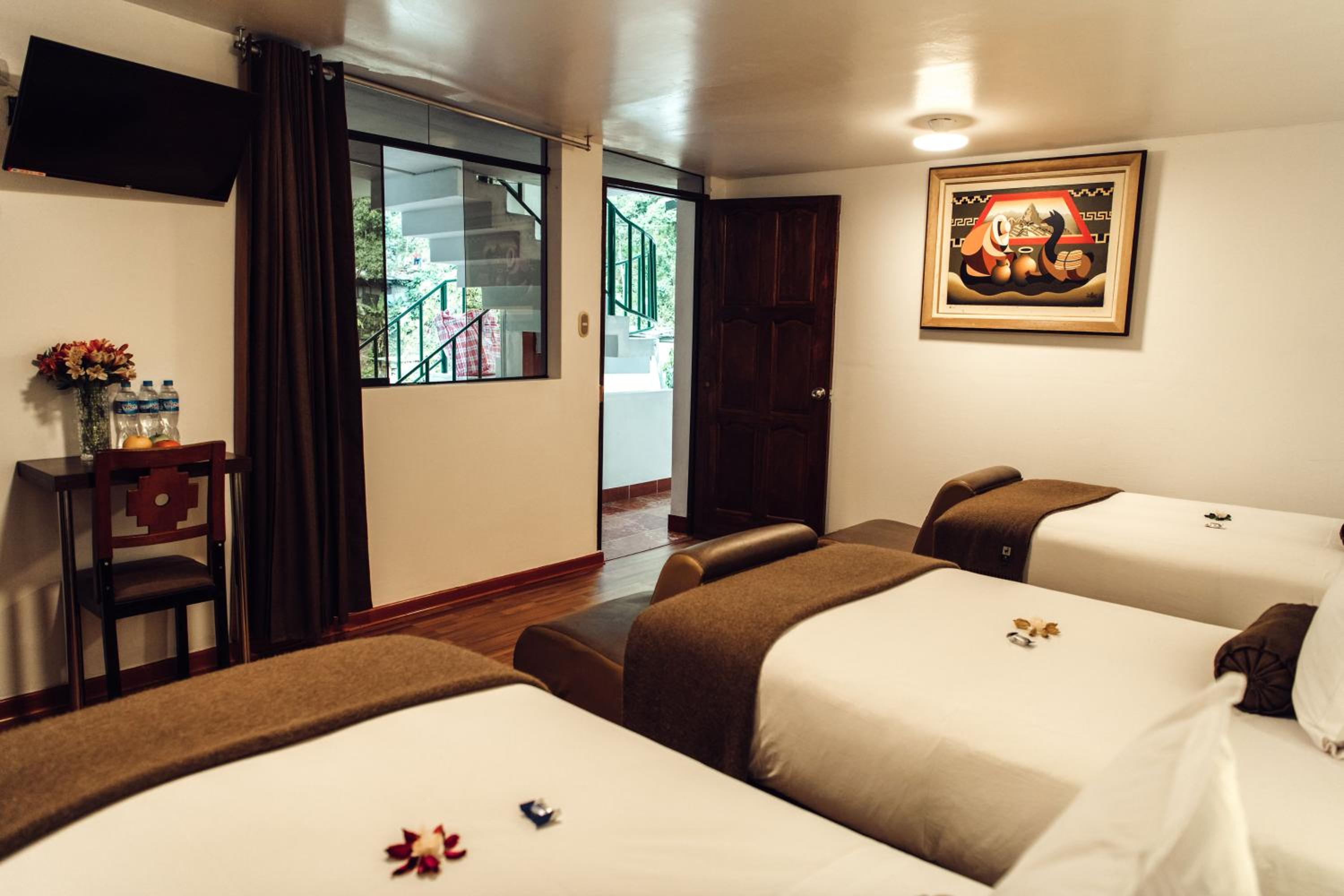 Triple Room with Private Bathroom - Photo 1