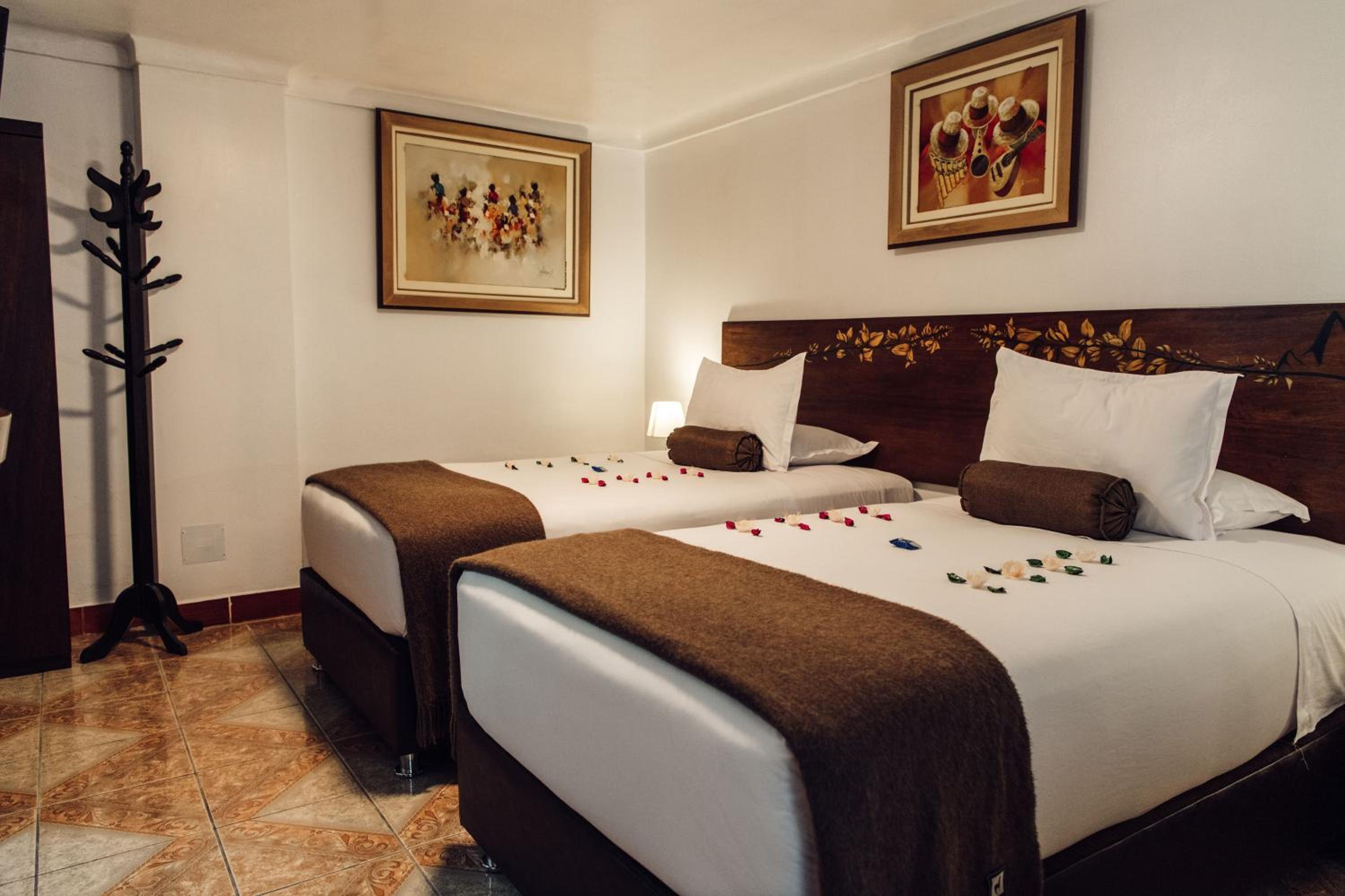 Superior Twin Room - Photo 1