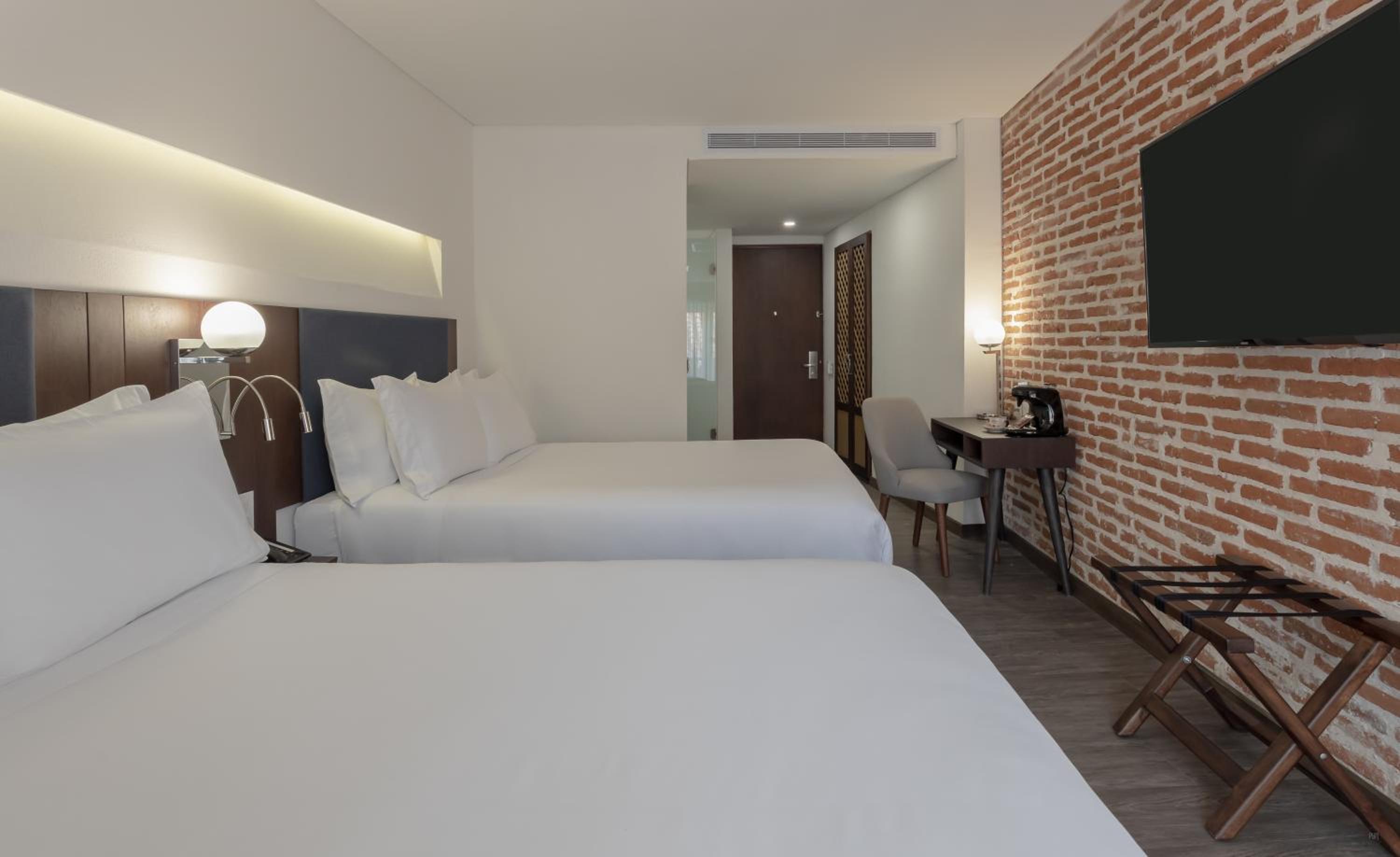 Superior Twin Room - Photo 4
