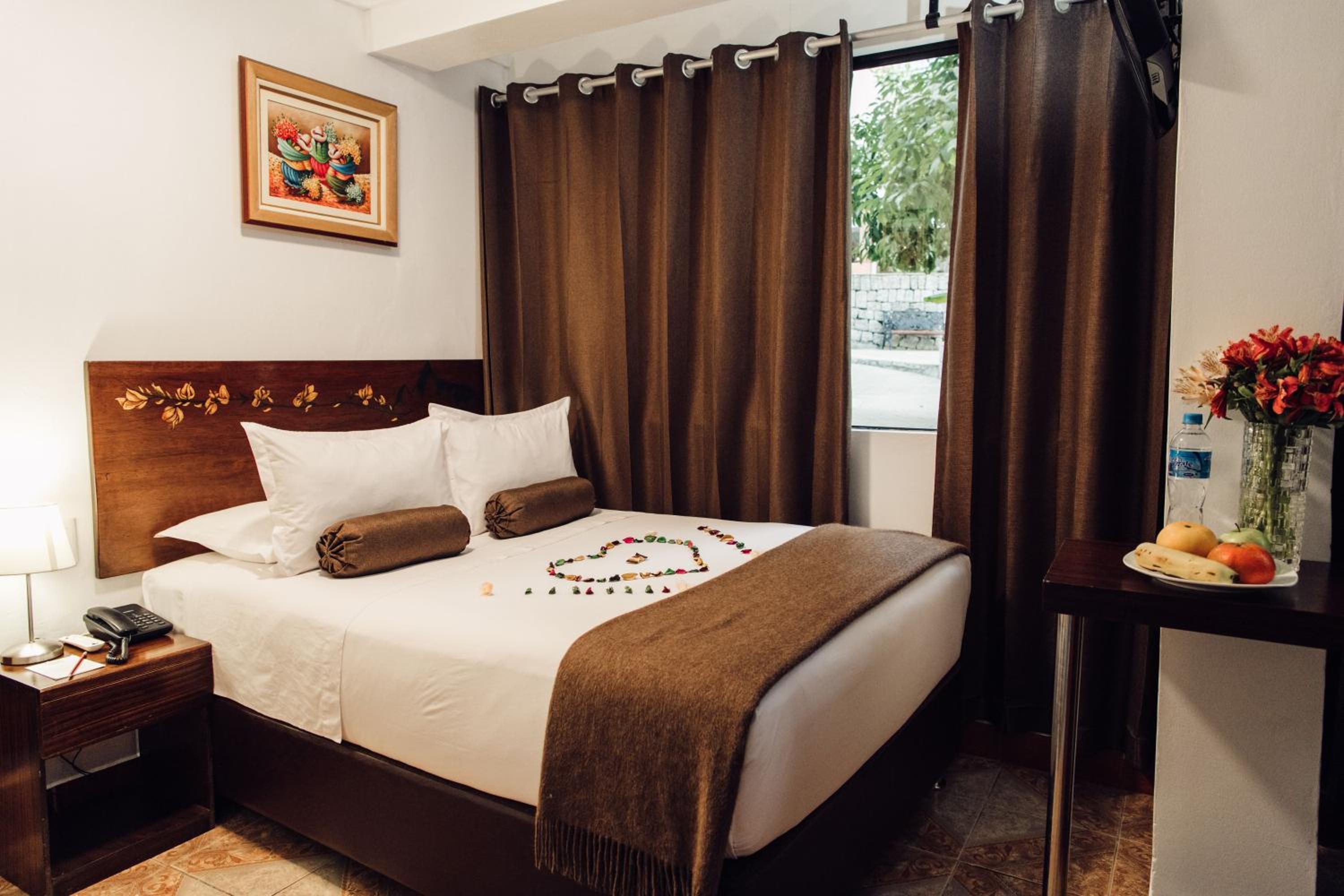 Double Room with Private Bathroom - Photo 24