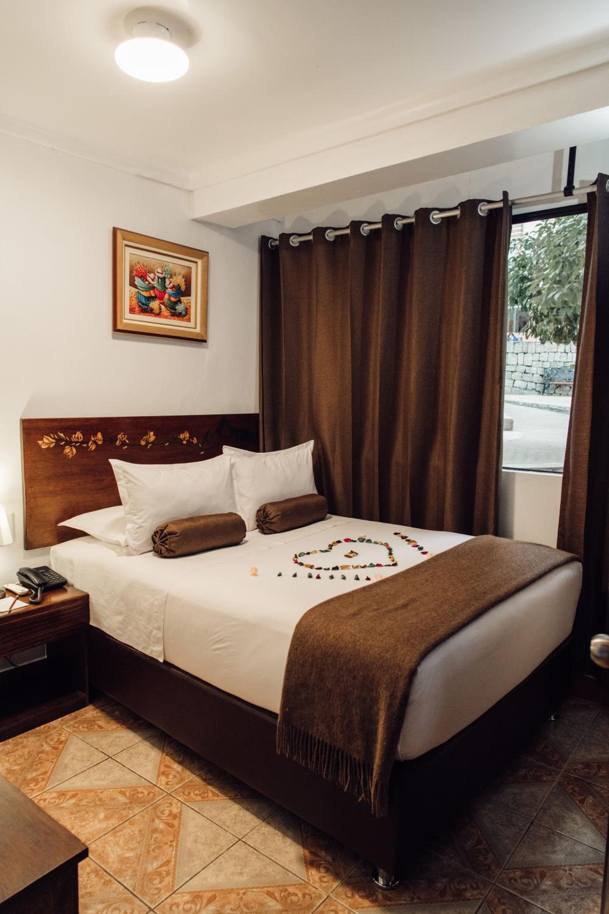 Double Room with Private Bathroom - Photo 25