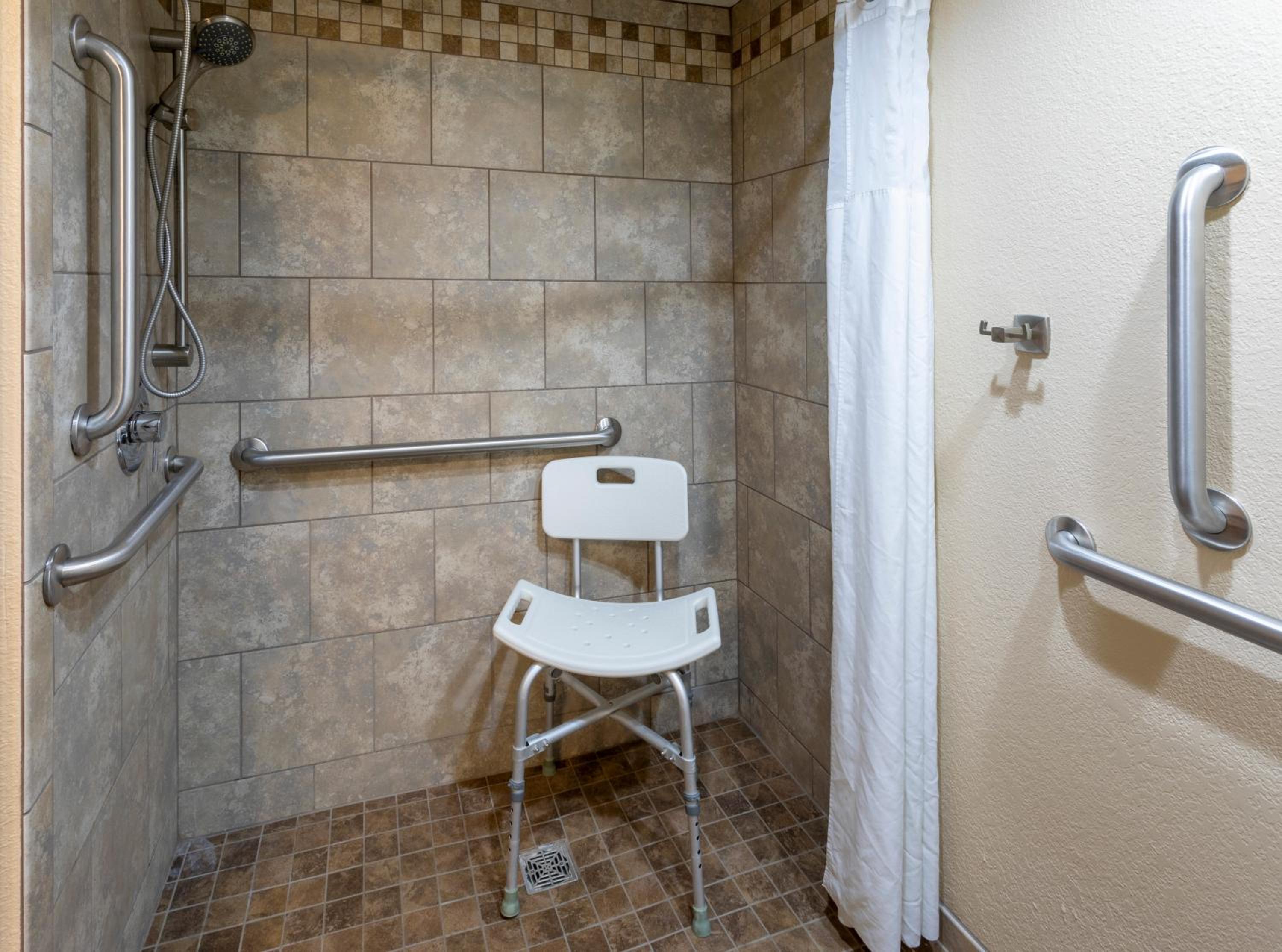 Accessible 2 Queen Beds - Photo 5