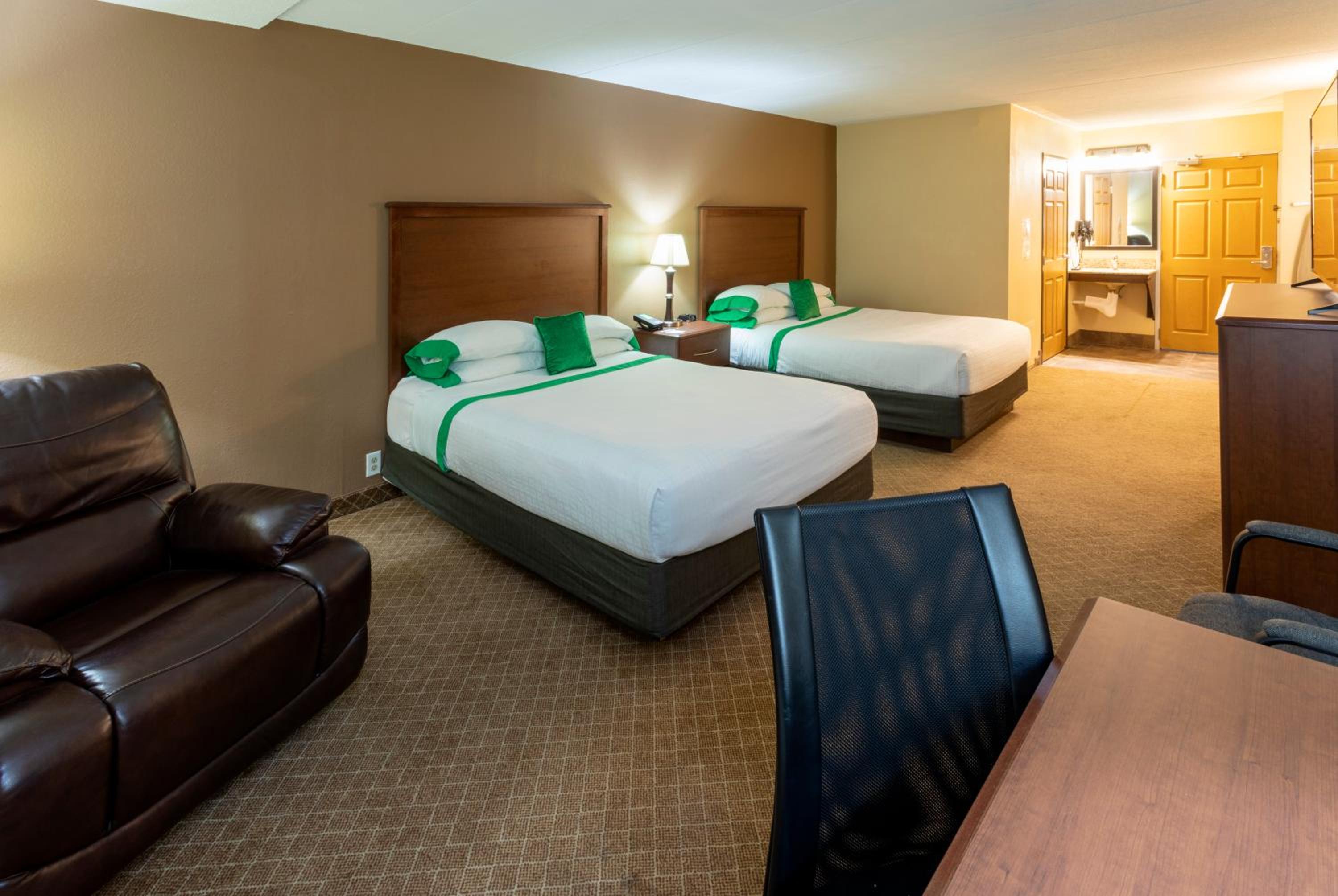 Accessible 2 Queen Beds - Photo 2