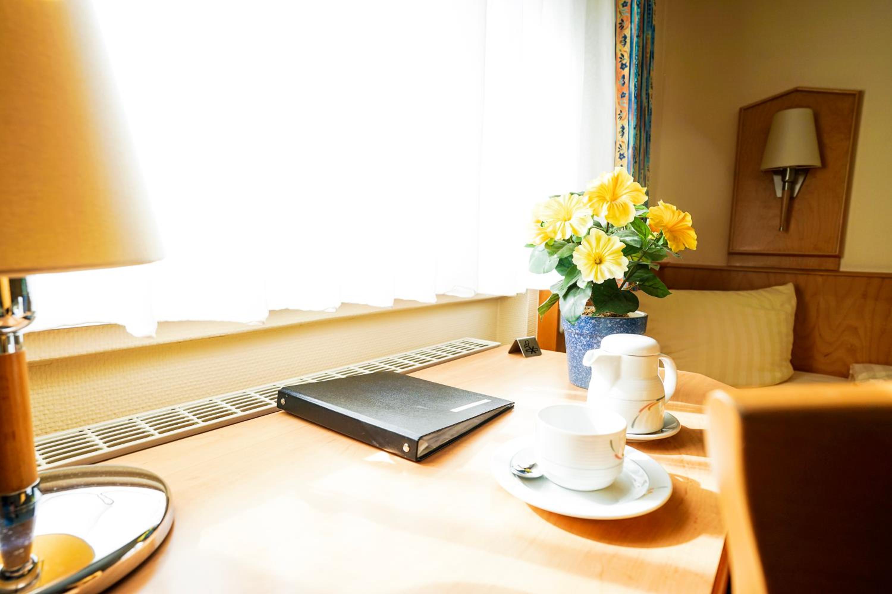 Standard Double Room - Photo 9