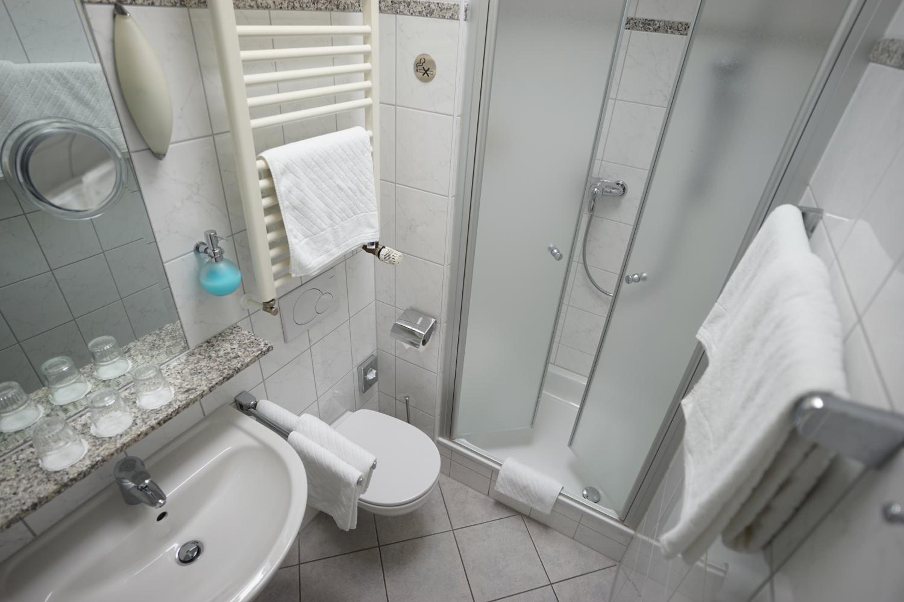 Standard Double Room - Photo 2