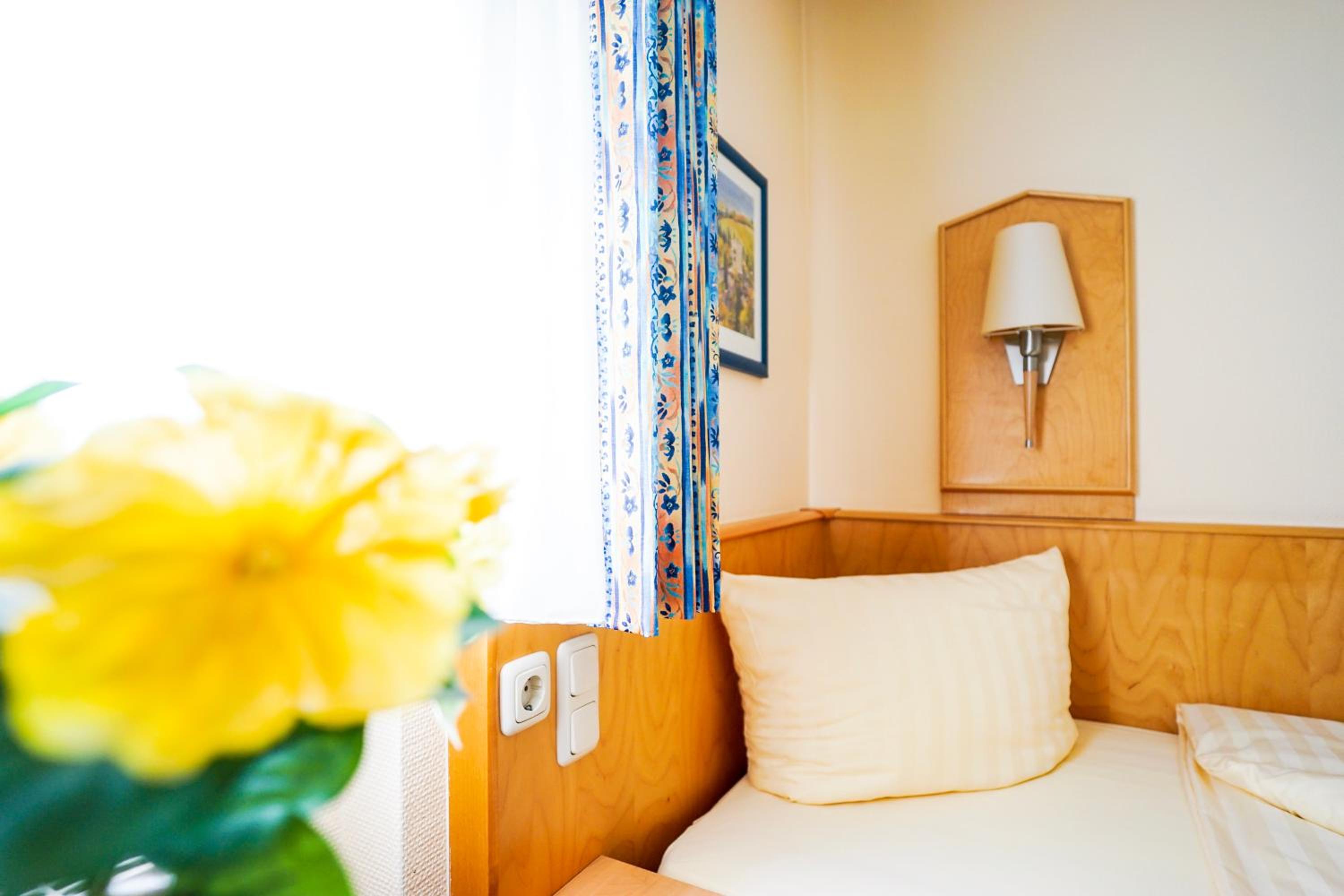 Standard Triple Room - Photo 8