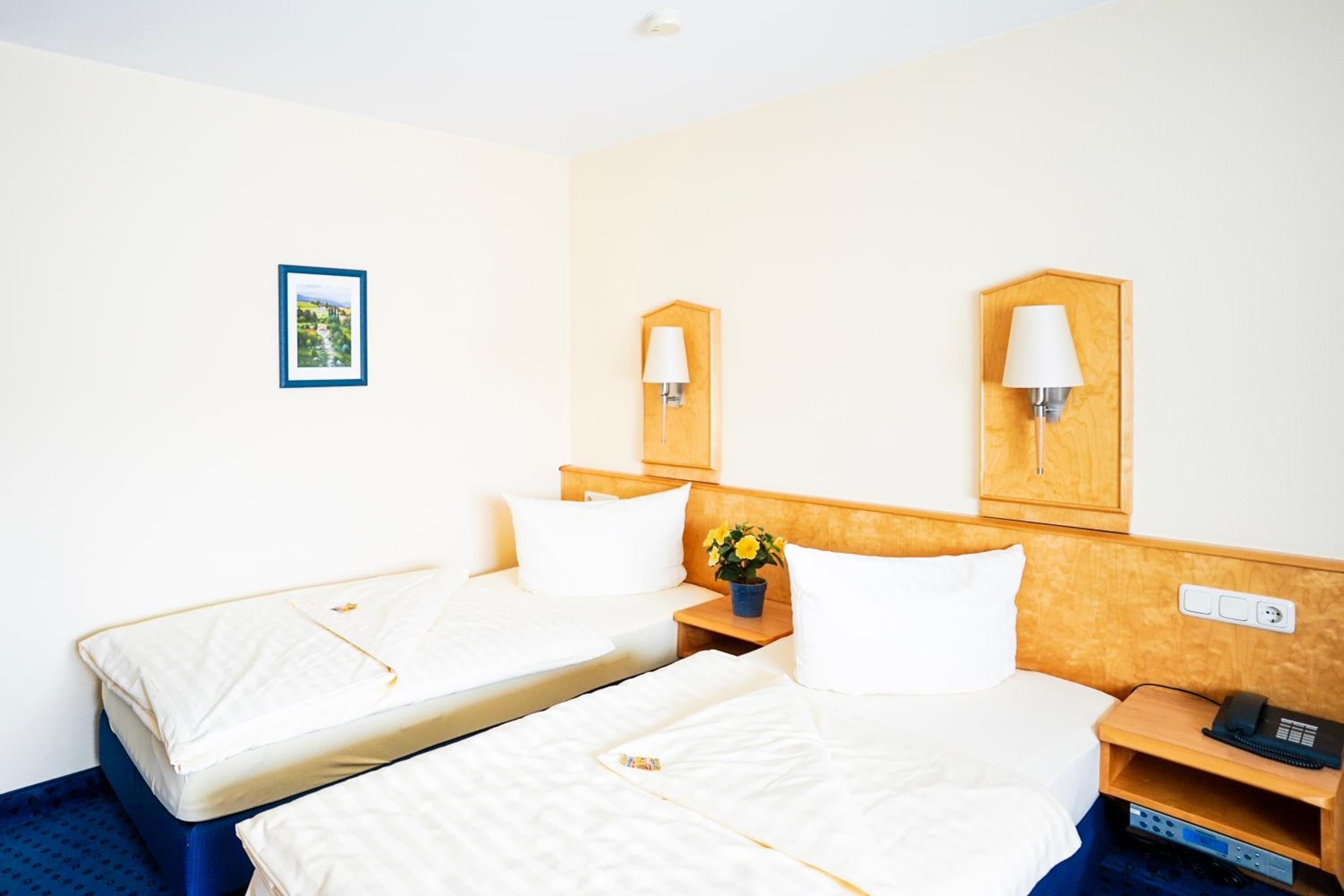 Standard Double Room - Photo 4
