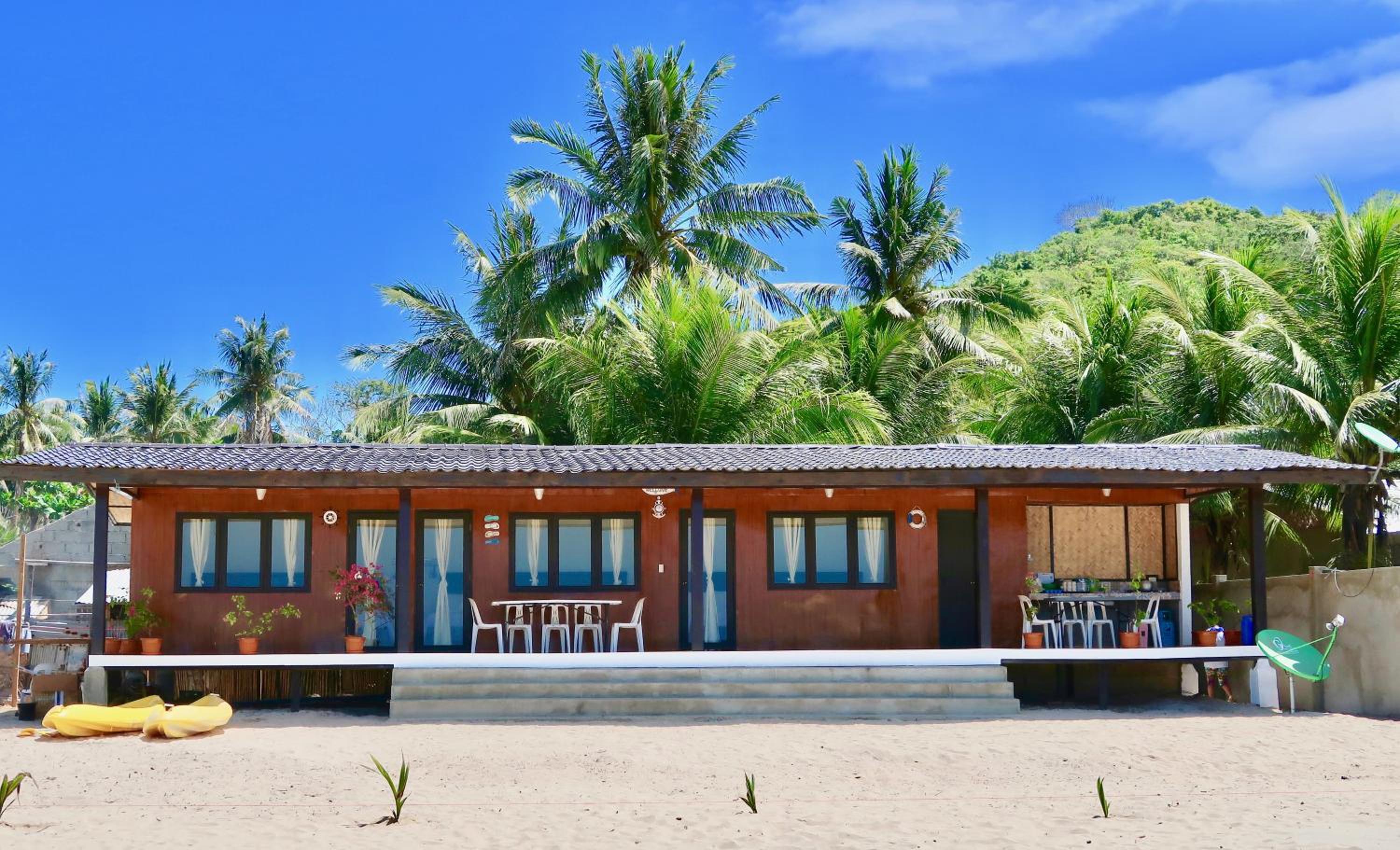 Villa - Beach Front - Photo 2
