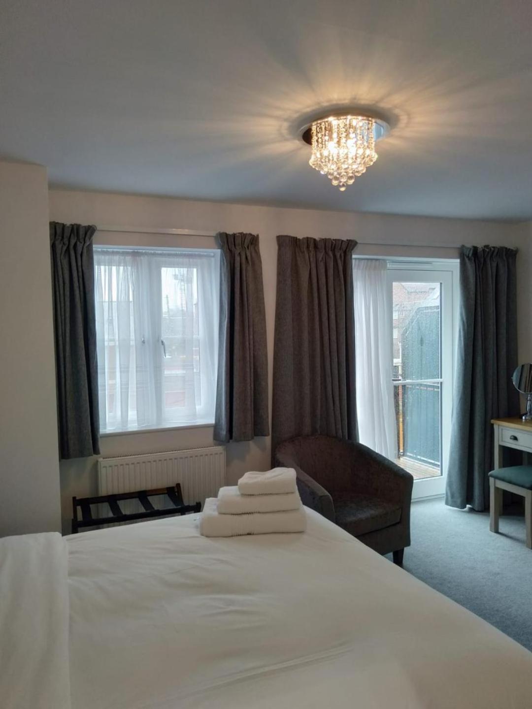 Deluxe Double Room with Shower photo 3