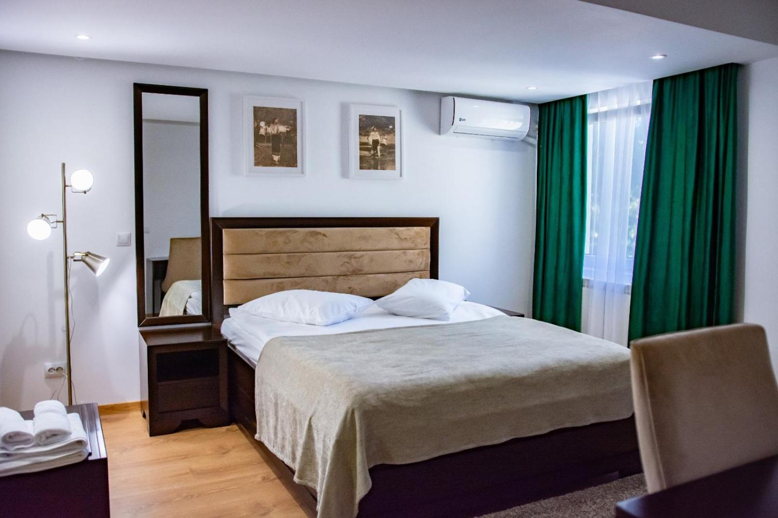 Double Room - Photo 26