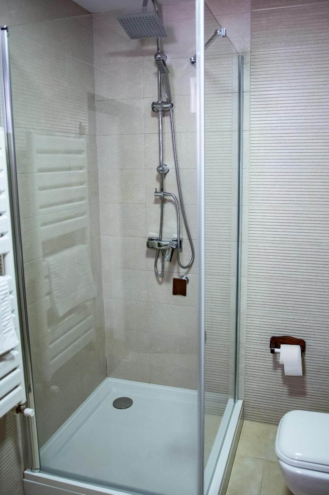 Double Room - Photo 25