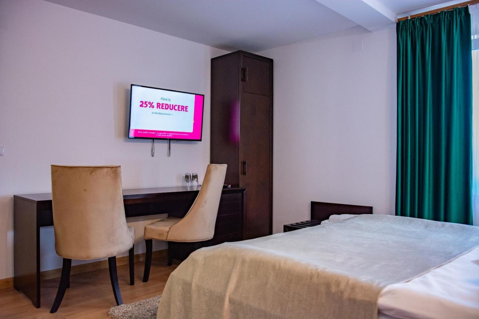 Double Room - Photo 15