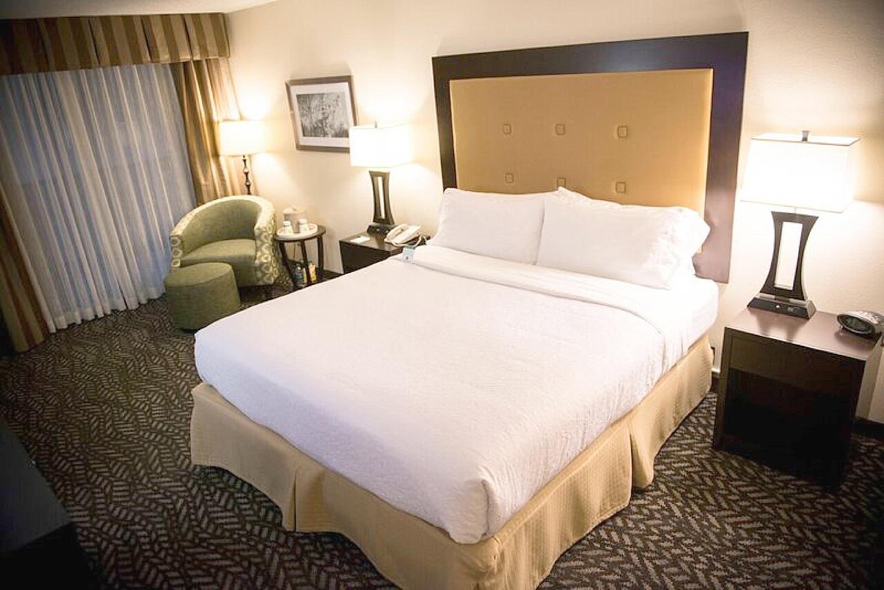 Standard Double Room with Two Double Beds - Top Floor/Minifridge