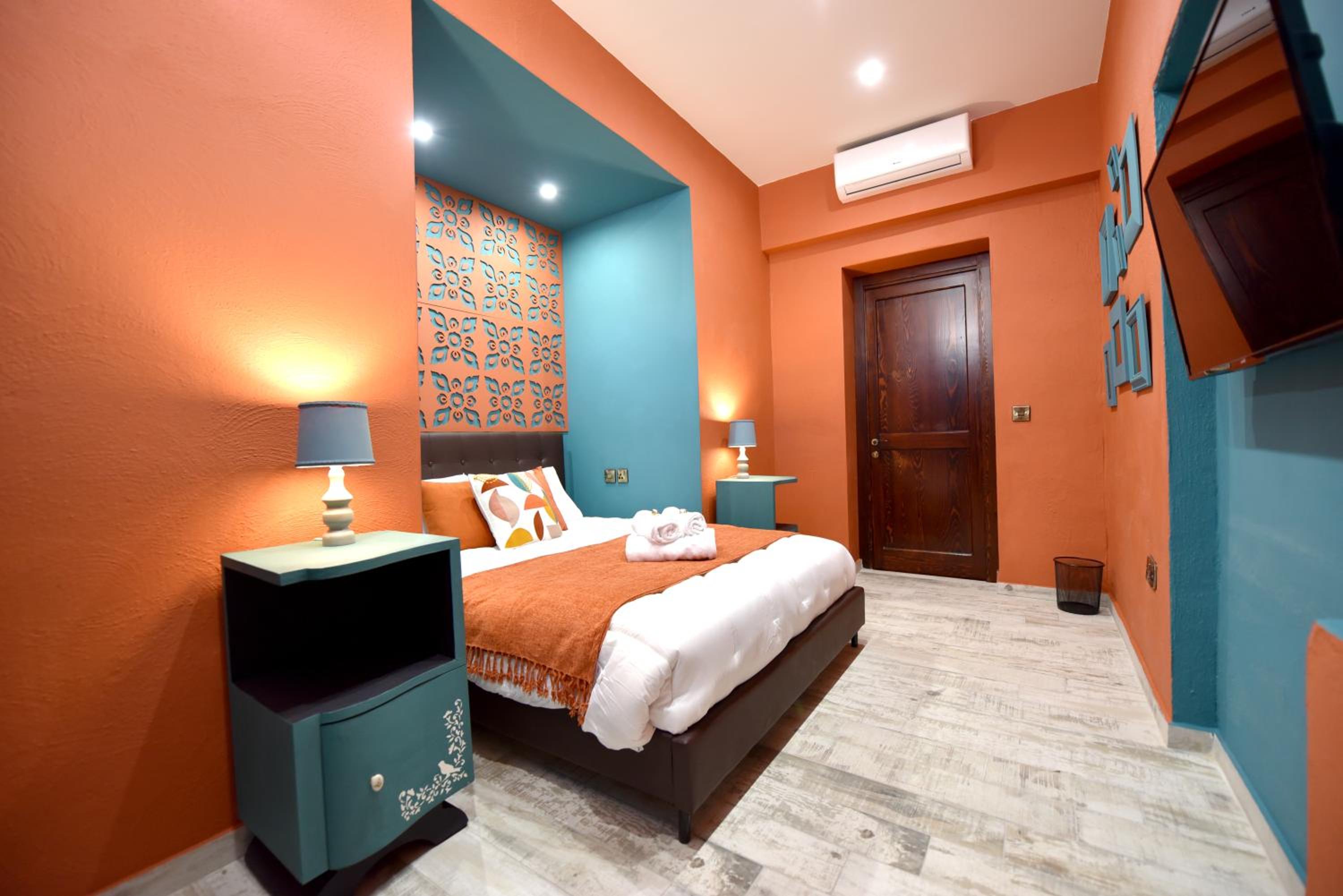King Room with Balcony and Private External Bathroom photo 1