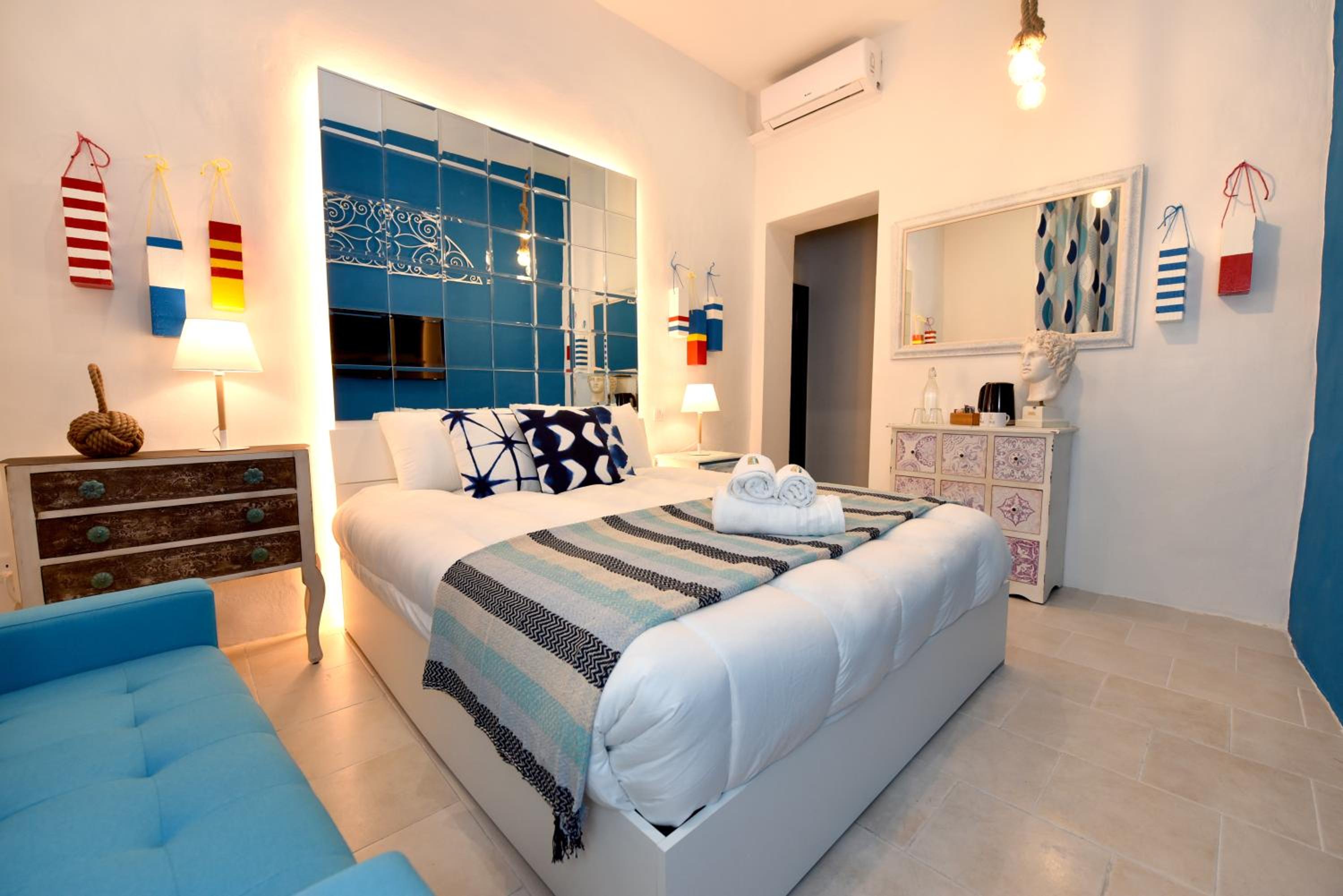 Queen Room photo 1