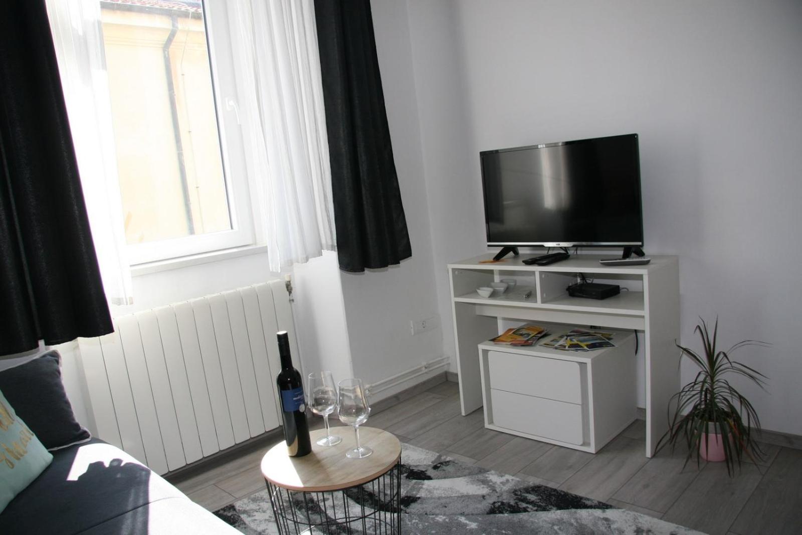 One-Bedroom Apartment - Photo 16