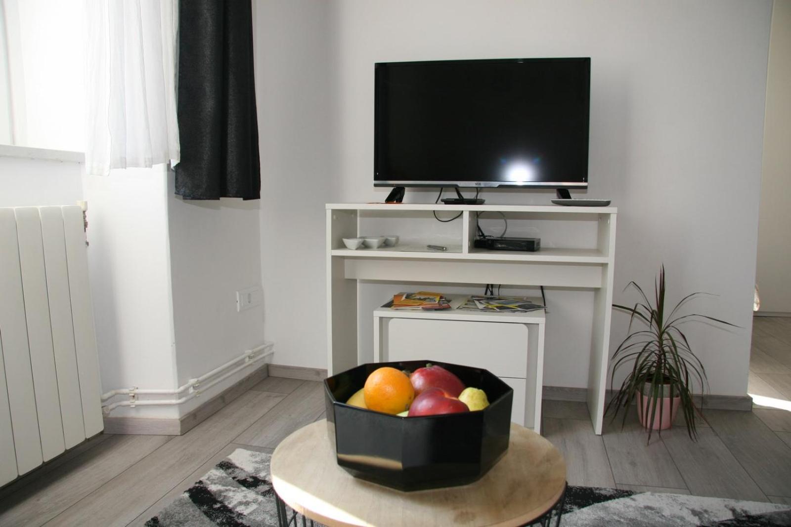 One-Bedroom Apartment - Photo 12