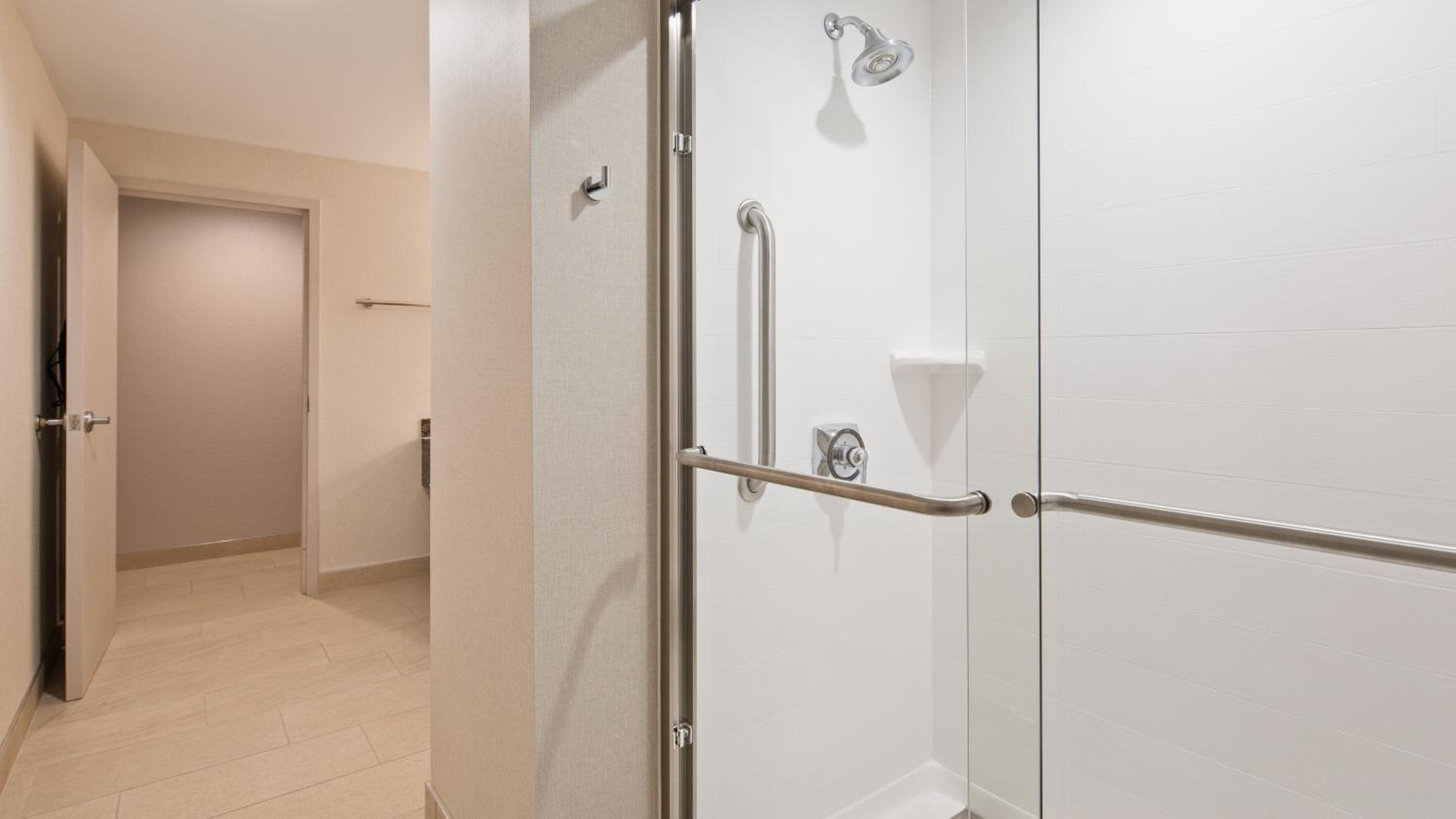 King Suite with Kitchenette - Photo 10