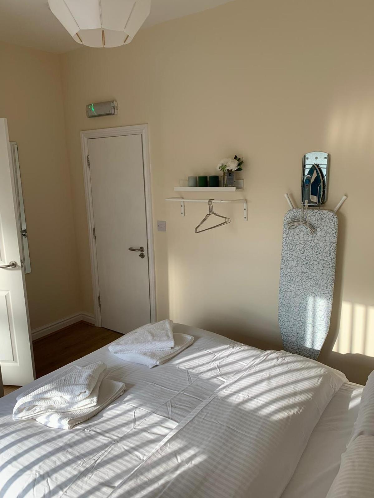 Double Room with Private Bathroom - Photo 1