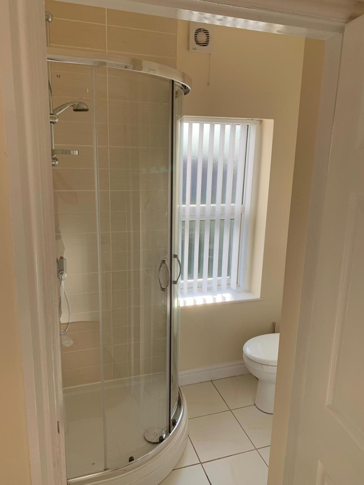 Double Room with Private Bathroom - Photo 3