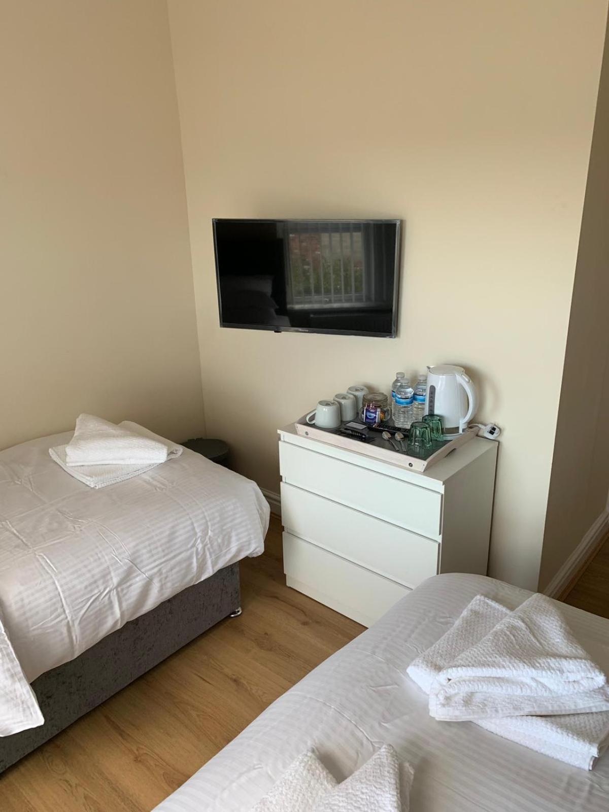 Standard Triple Room - Photo 9