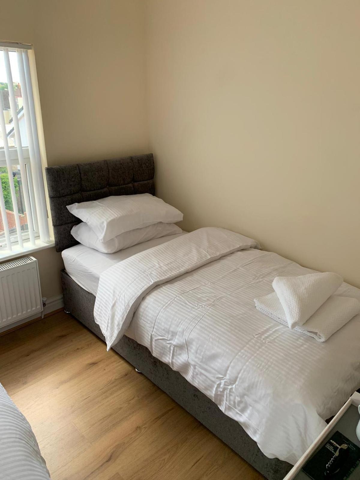 Executive Suite - Photo 8