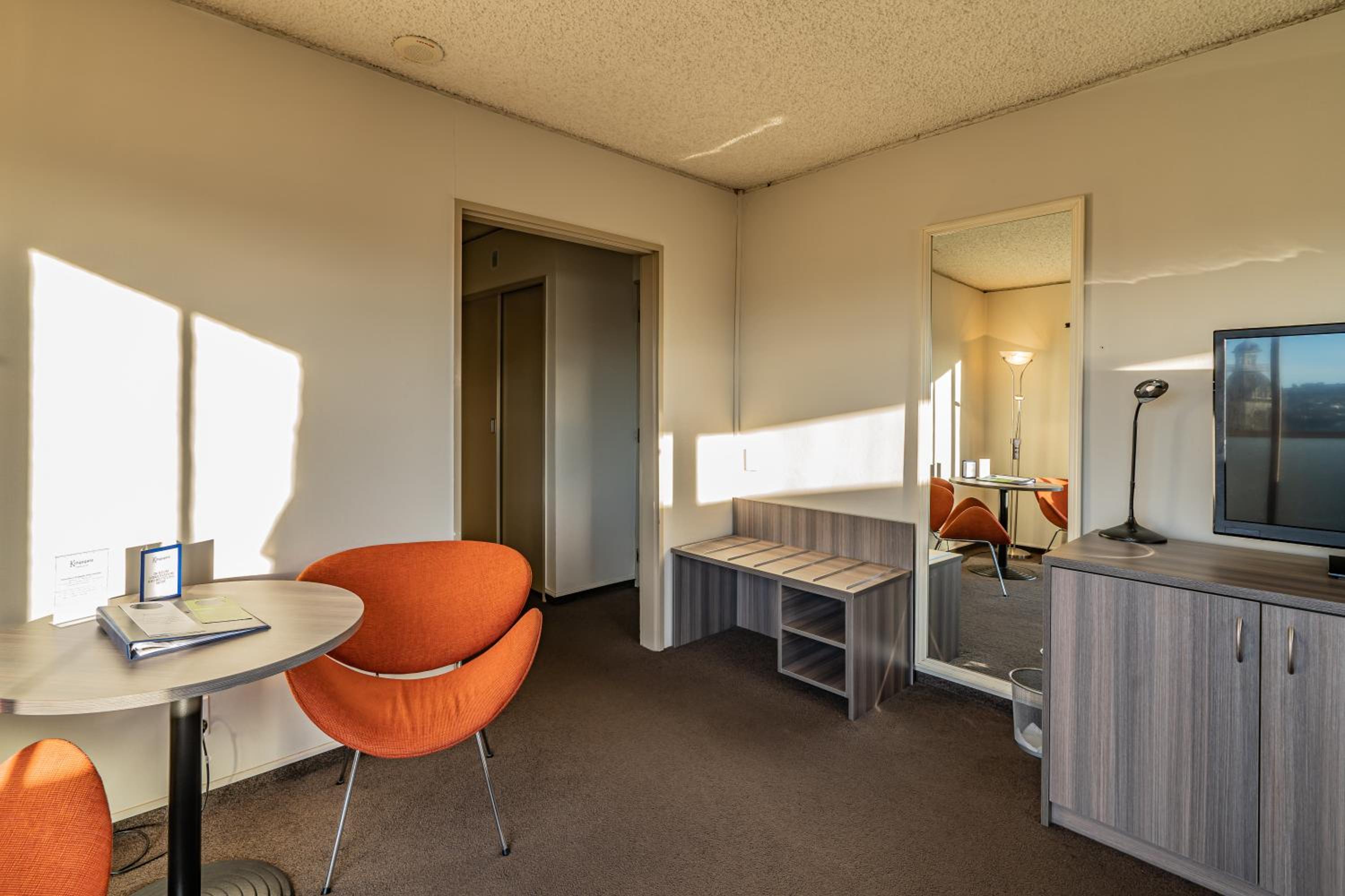 Standard Queen Room - Photo 5