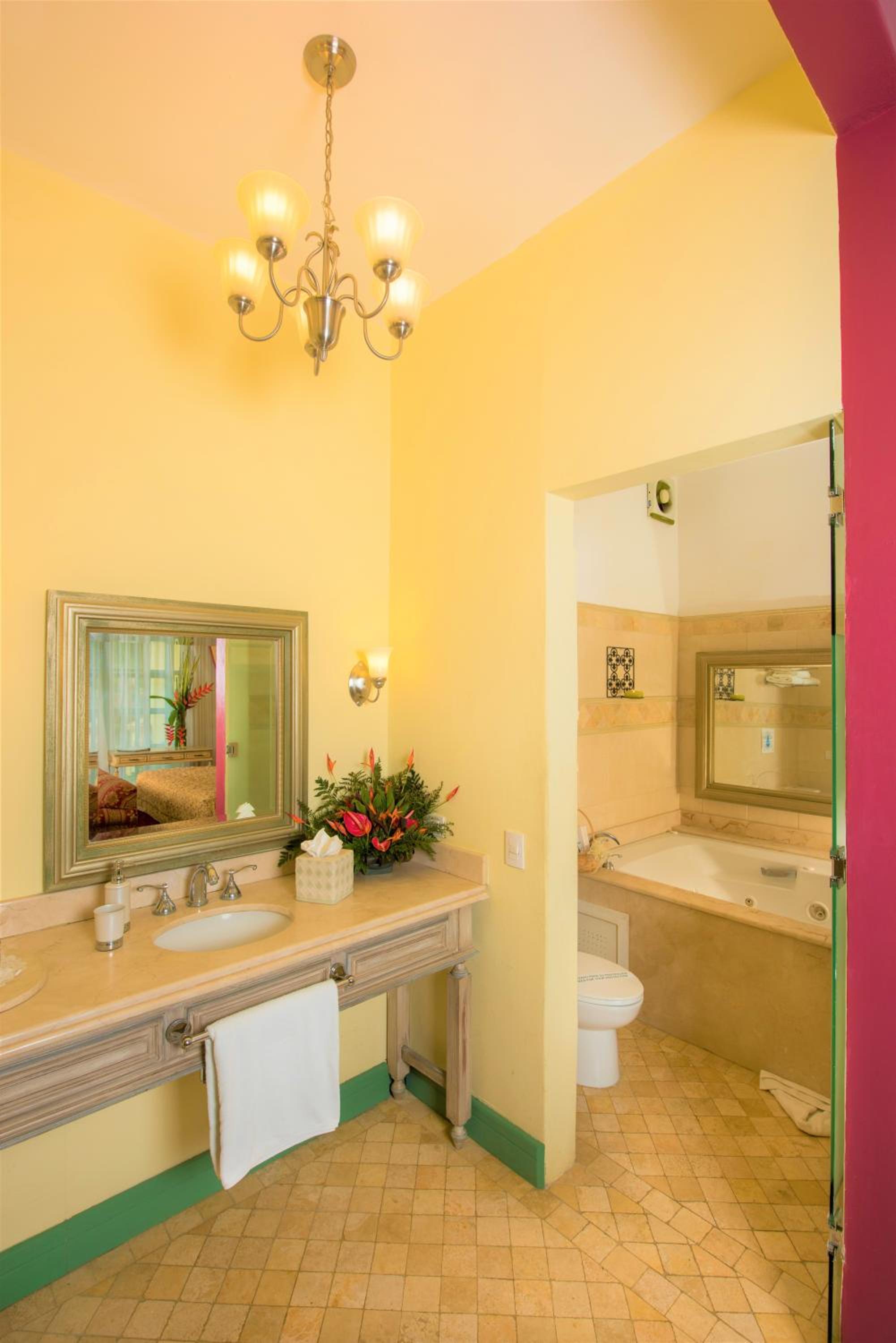 Suite - Photo 6
