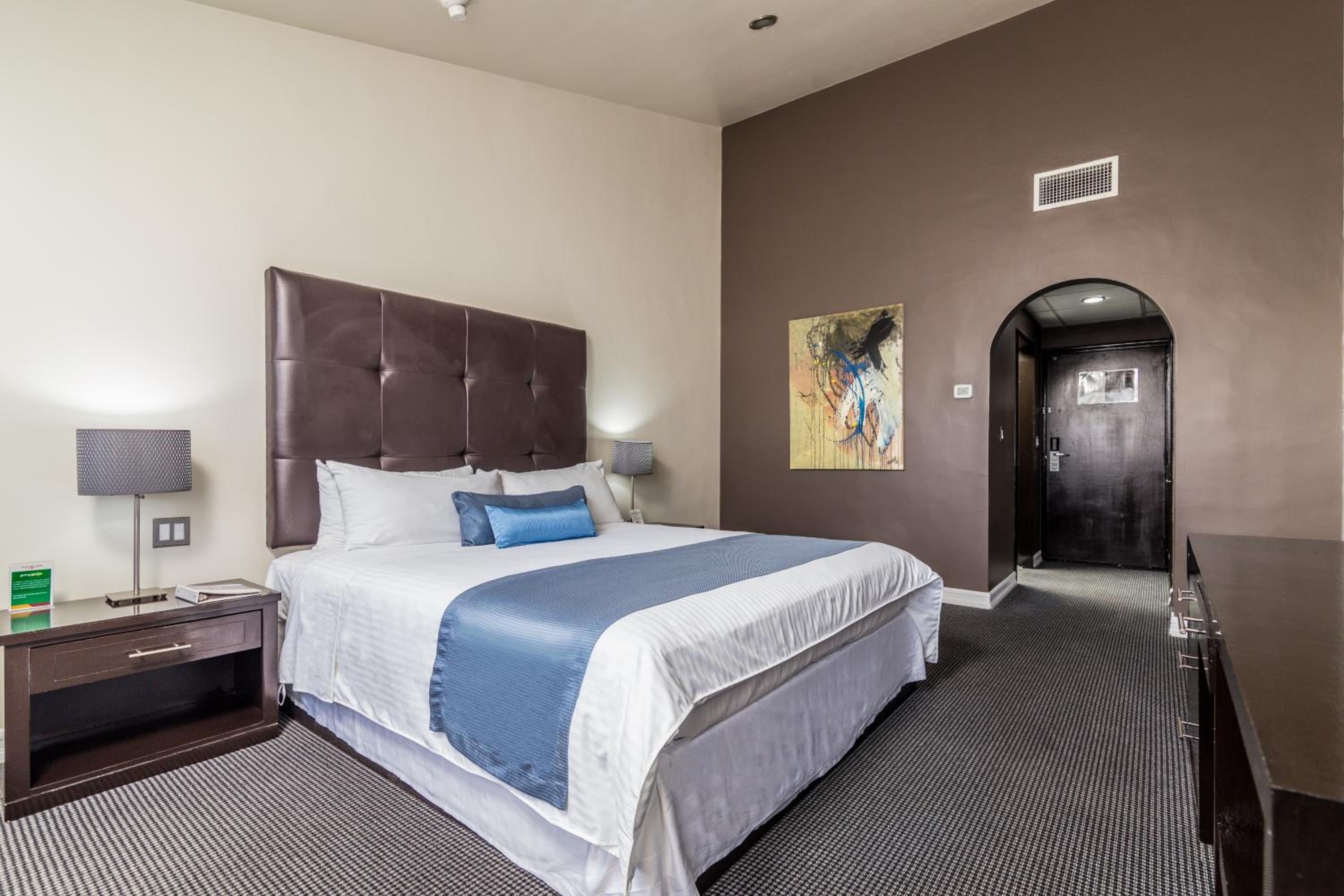 Standard King Room - Photo 1