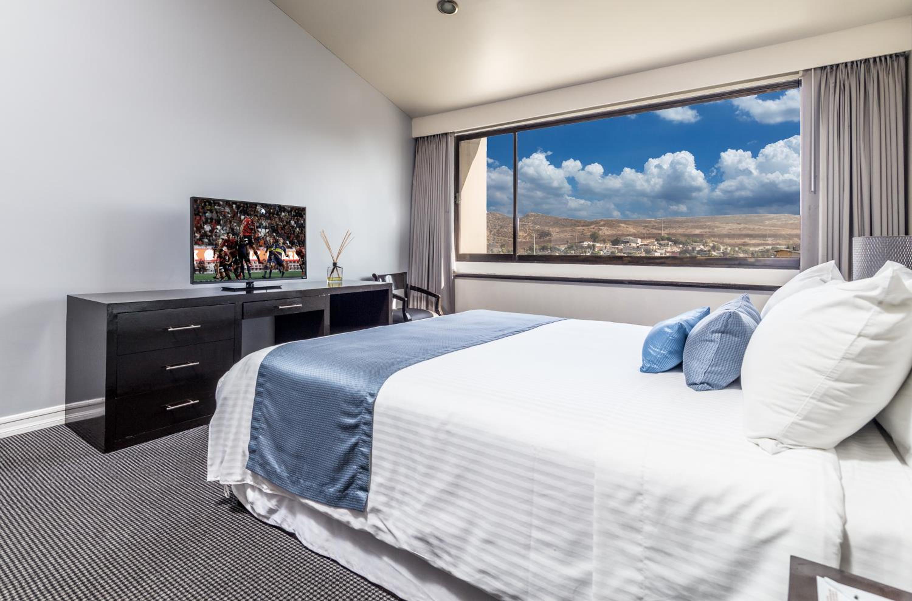 Standard King Room - Photo 3