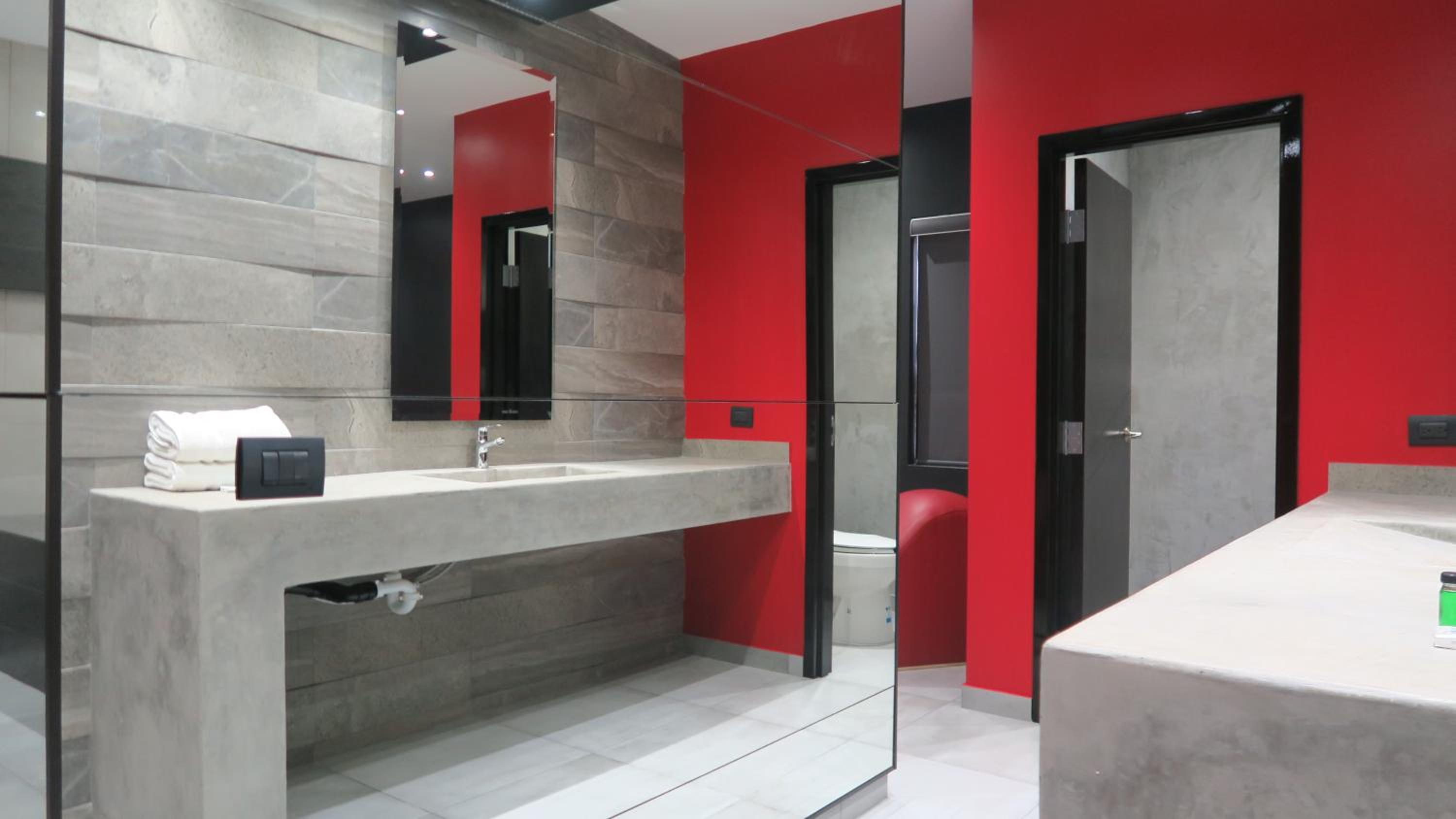 King Suite with Spa Bath photo 3